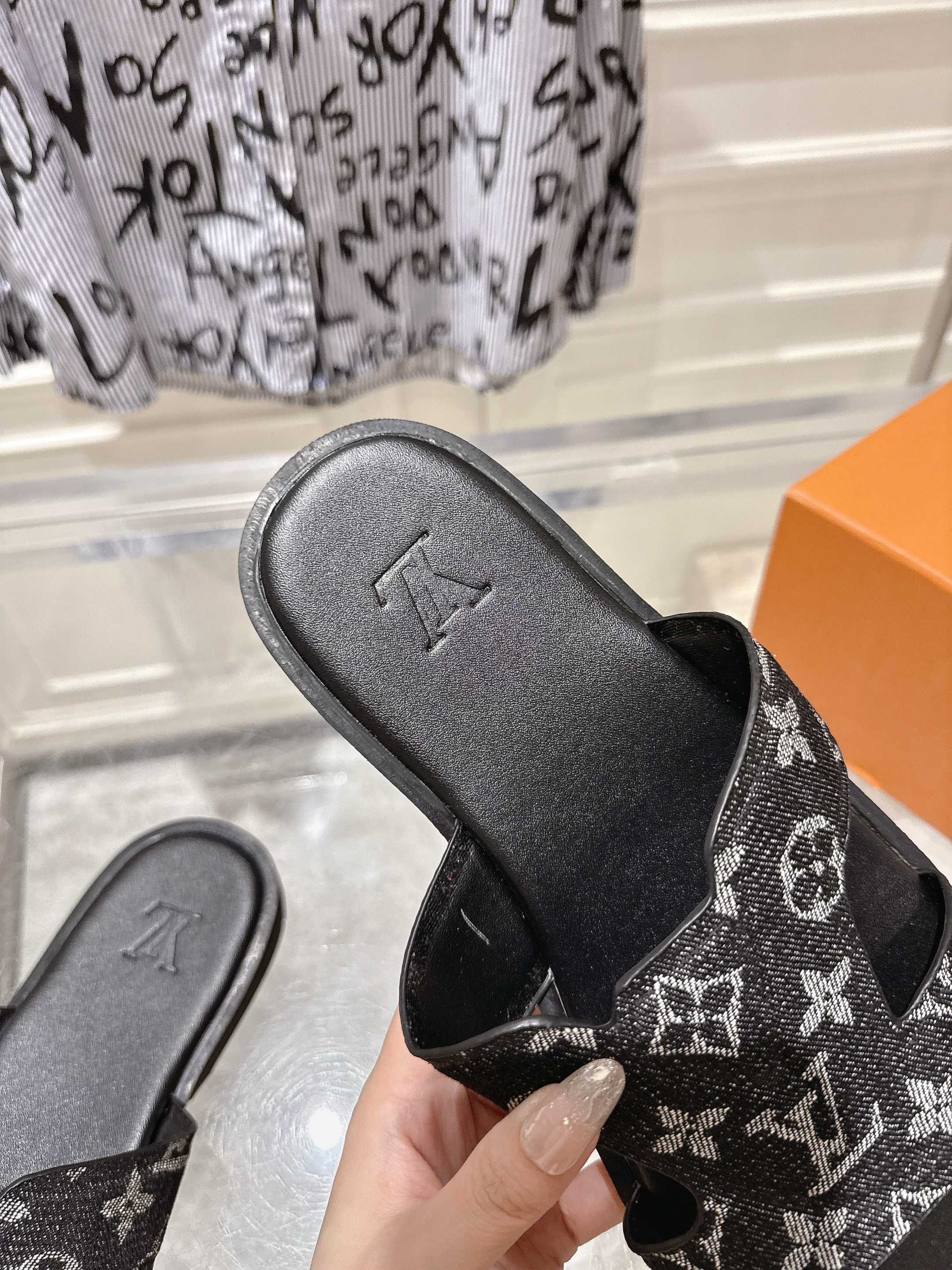 LuxluxHouse Best Quality Sandals Louis Vuitton
