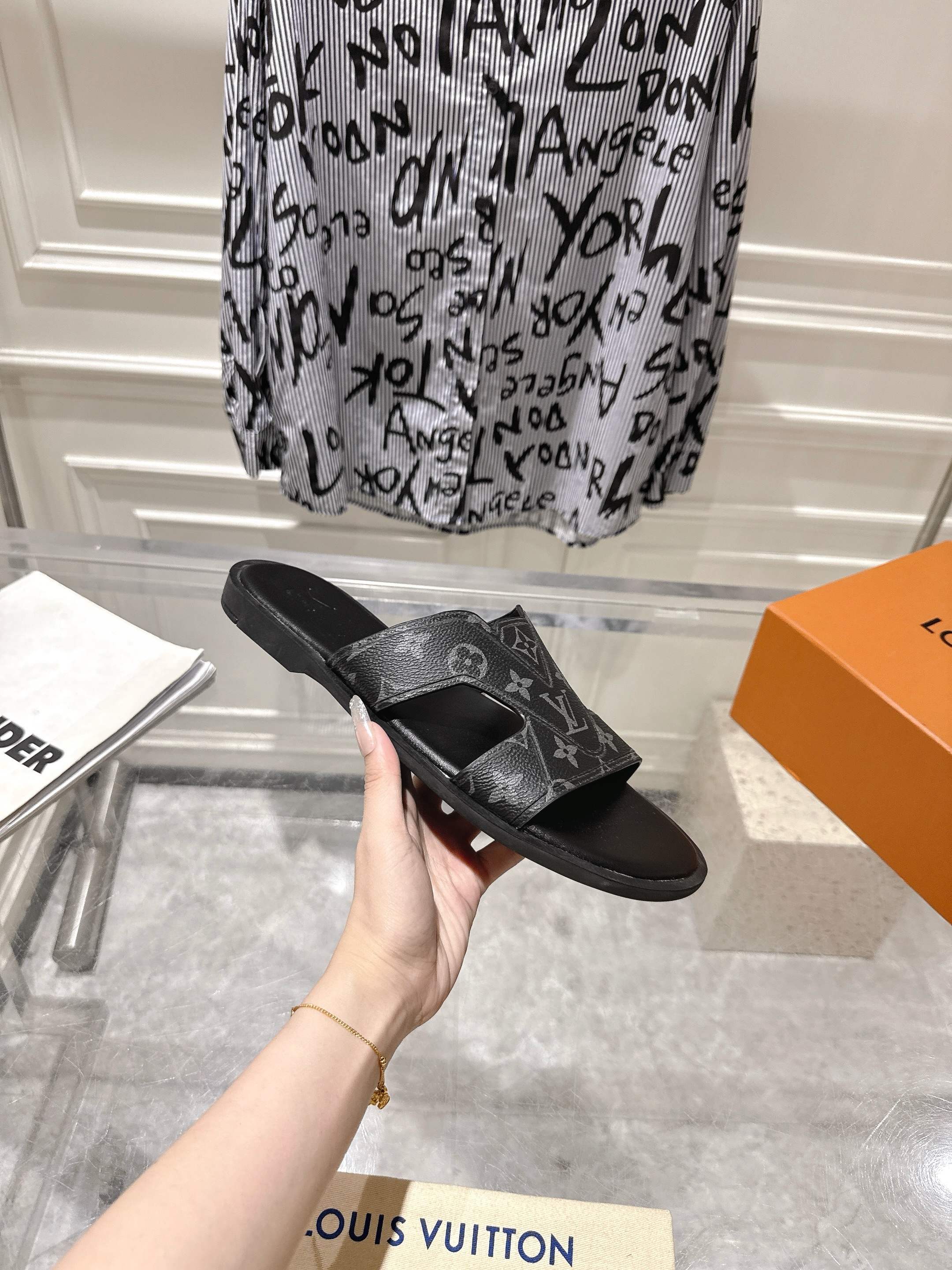 LuxluxHouse Best Quality Sandals Louis Vuitton