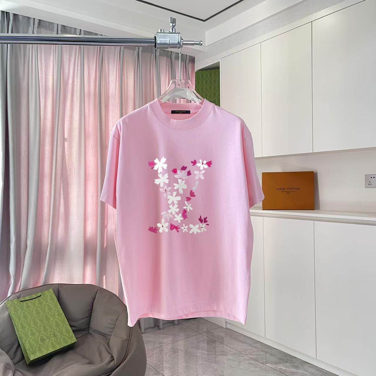LuxluxHouse Best Quality Clothes T-shirt Louis Vuitton