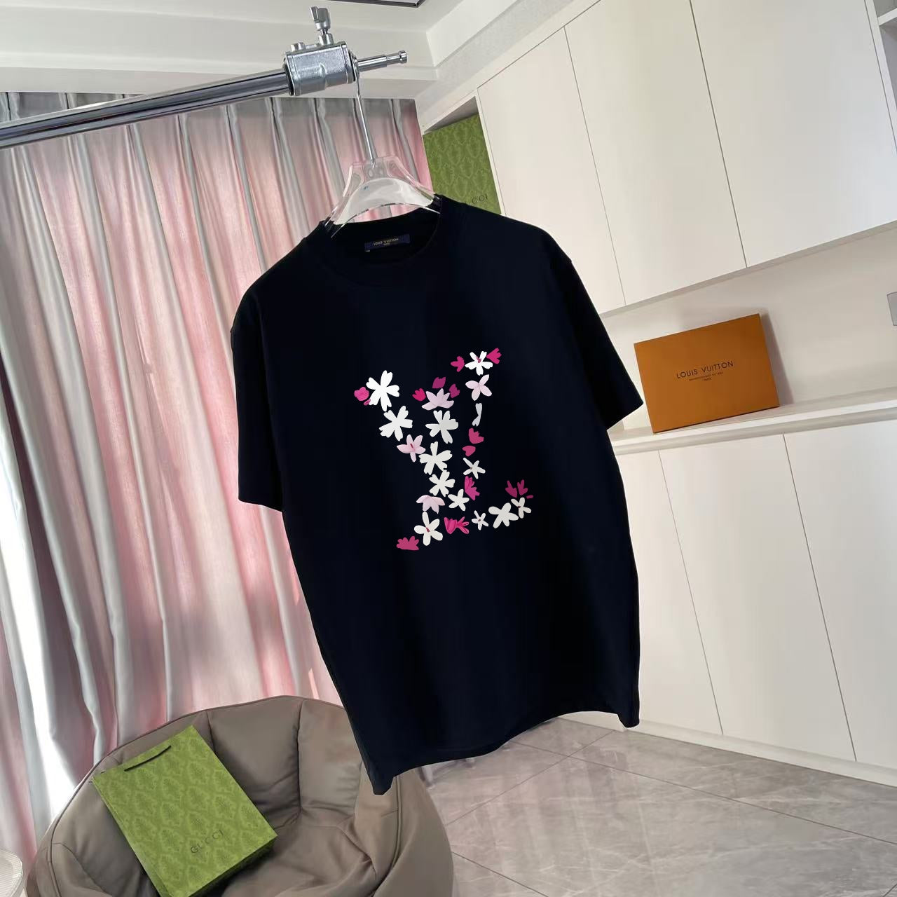 LuxluxHouse Best Quality Clothes T-shirt Louis Vuitton