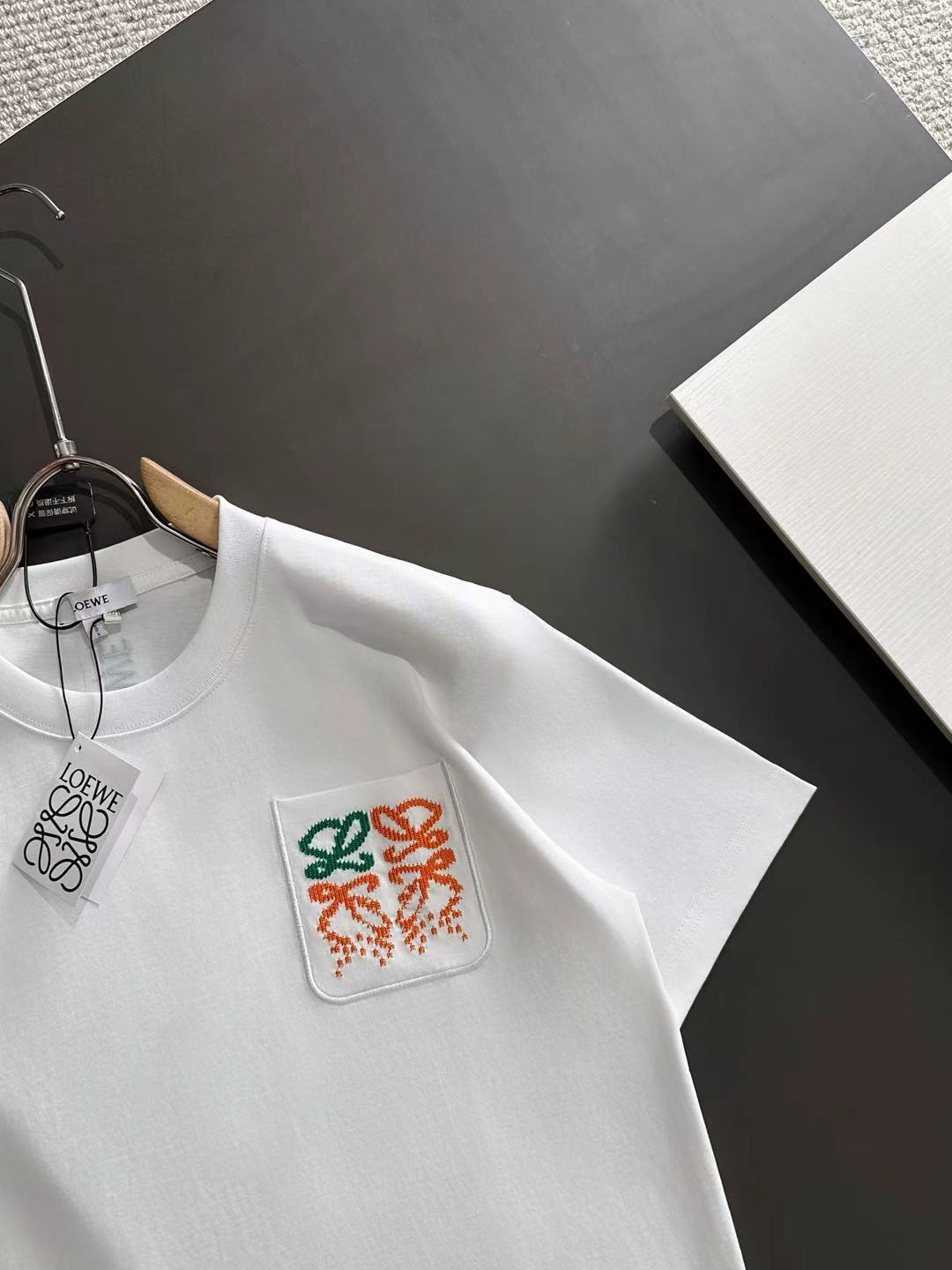 LuxluxHouse Best Quality Clothes T-shirt Loewe