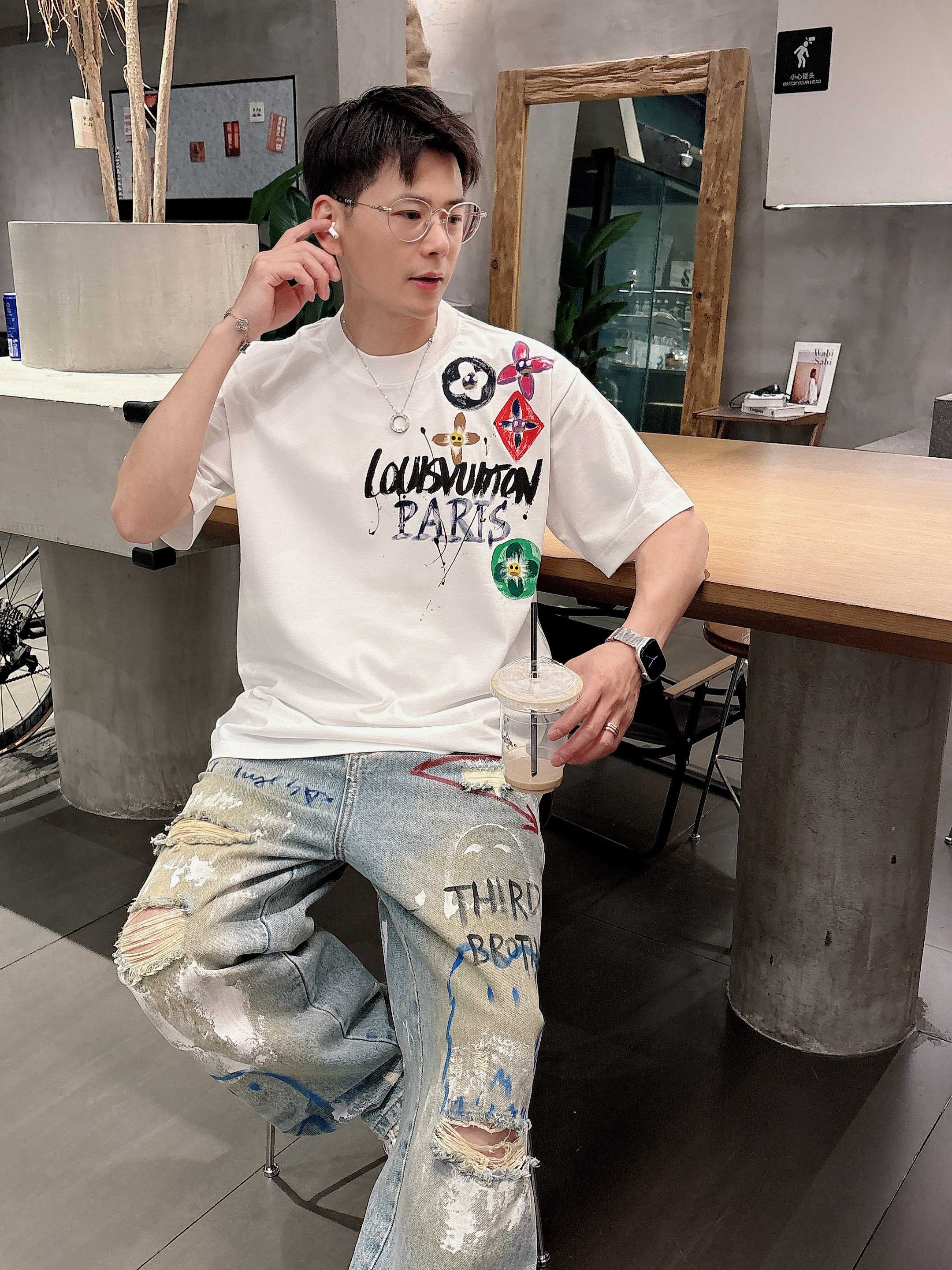 LuxluxHouse Best Quality Clothes T-shirt Louis Vuitton
