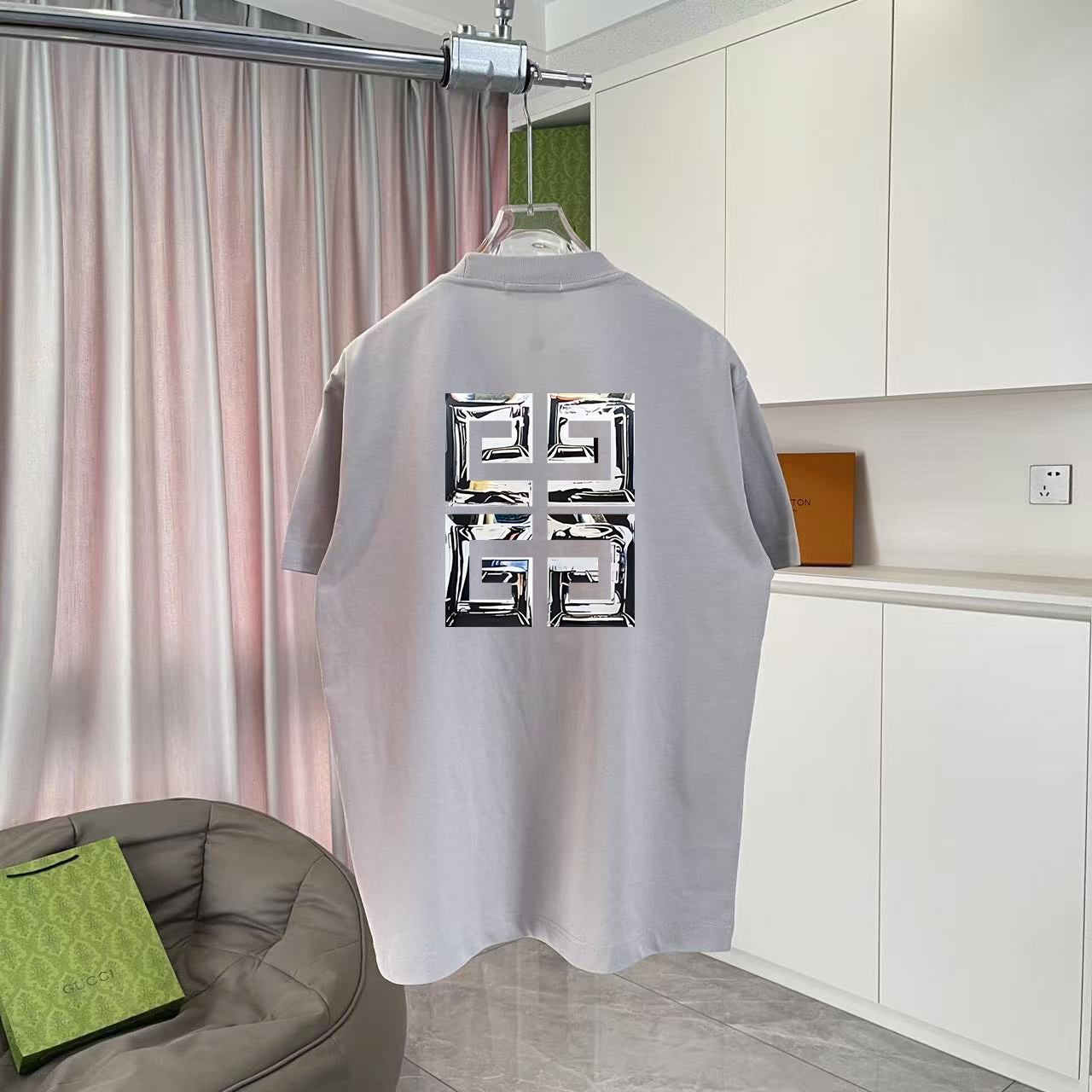 LuxluxHouse Best Quality Clothes Givenchy T-shirt