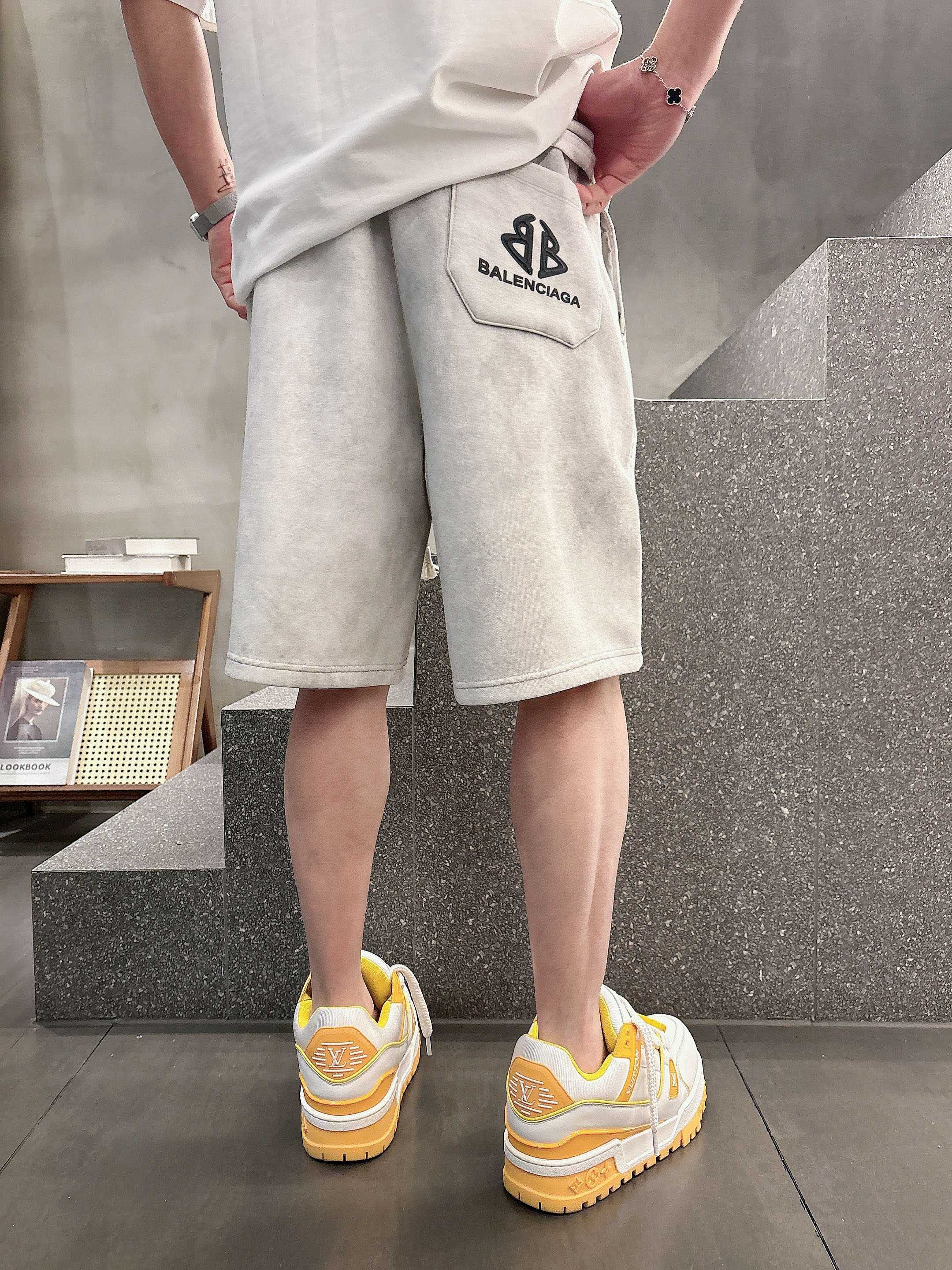 LuxluxHouse Best Quality Clothes Balenciaga Pants