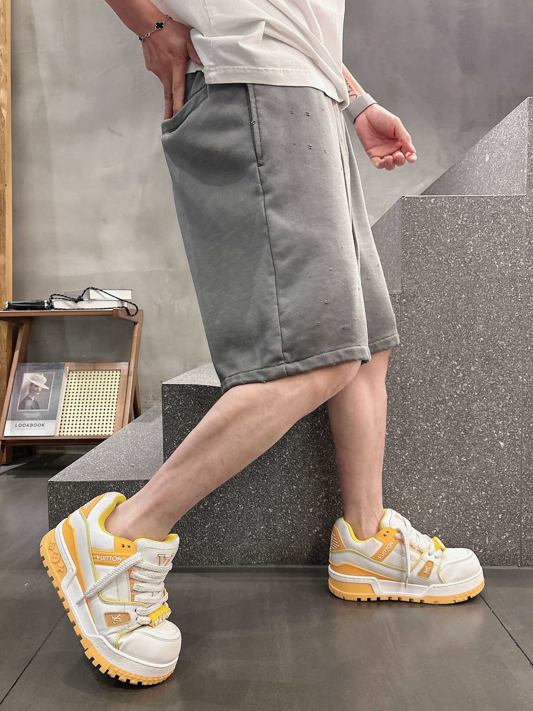 LuxluxHouse Best Quality Clothes Balenciaga Pants