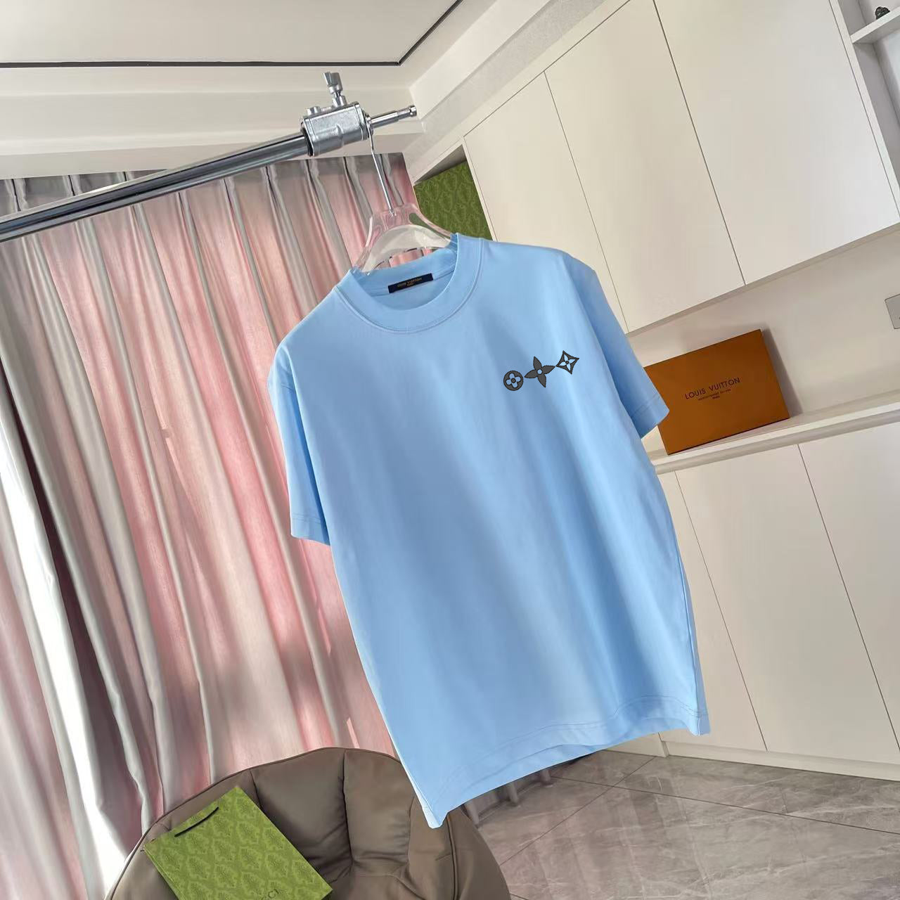 LuxluxHouse Best Quality Clothes T-shirt Louis Vuitton