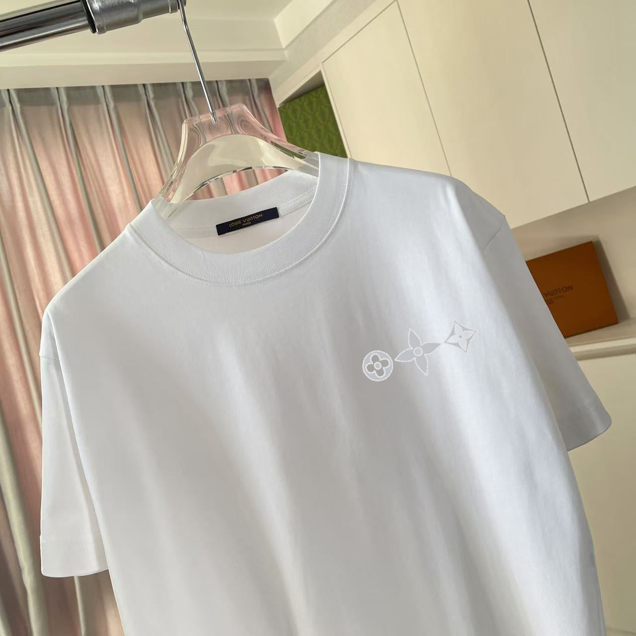 LuxluxHouse Best Quality Clothes T-shirt Louis Vuitton