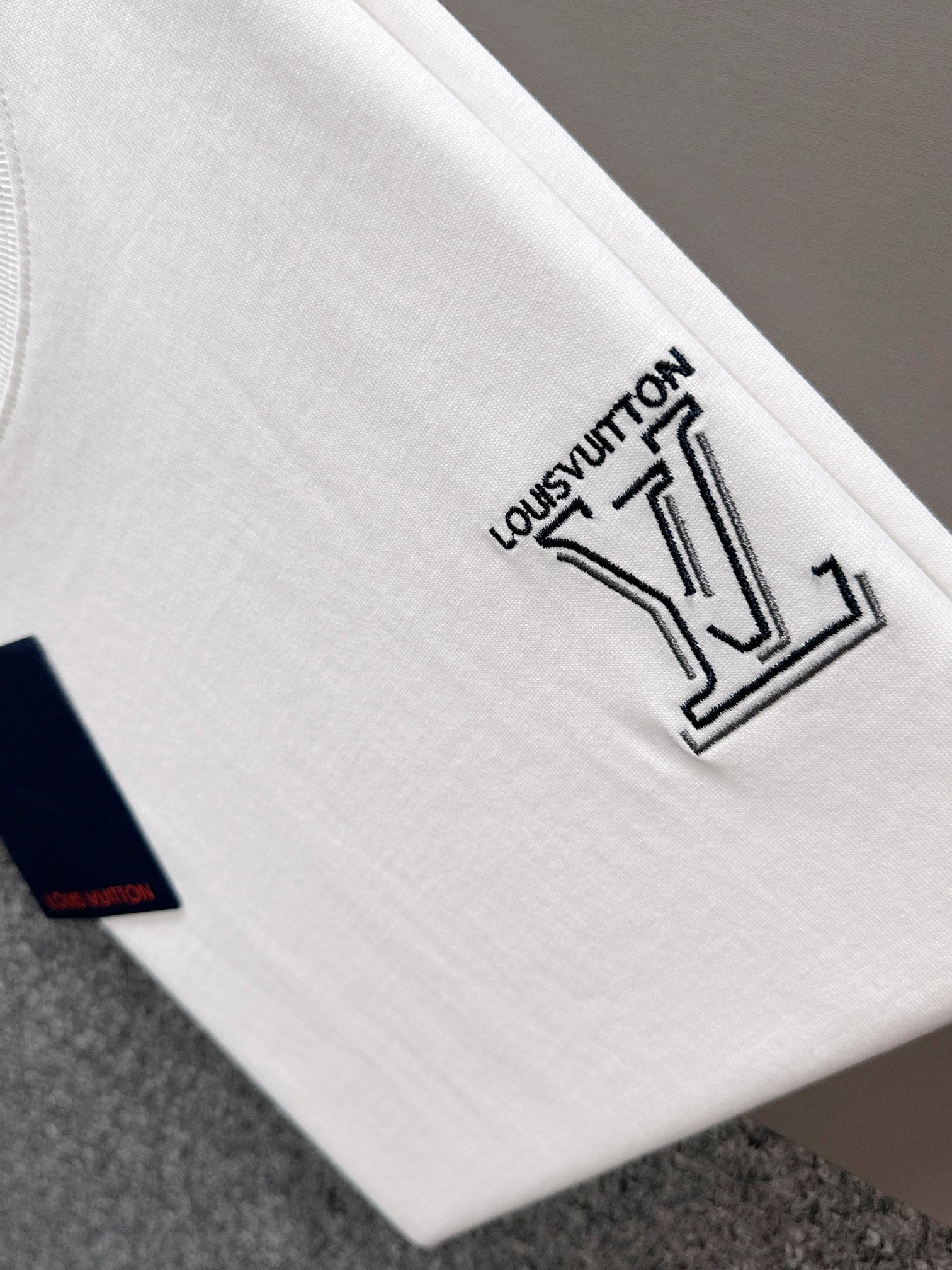 LuxluxHouse Best Quality Clothes T-shirt Louis Vuitton