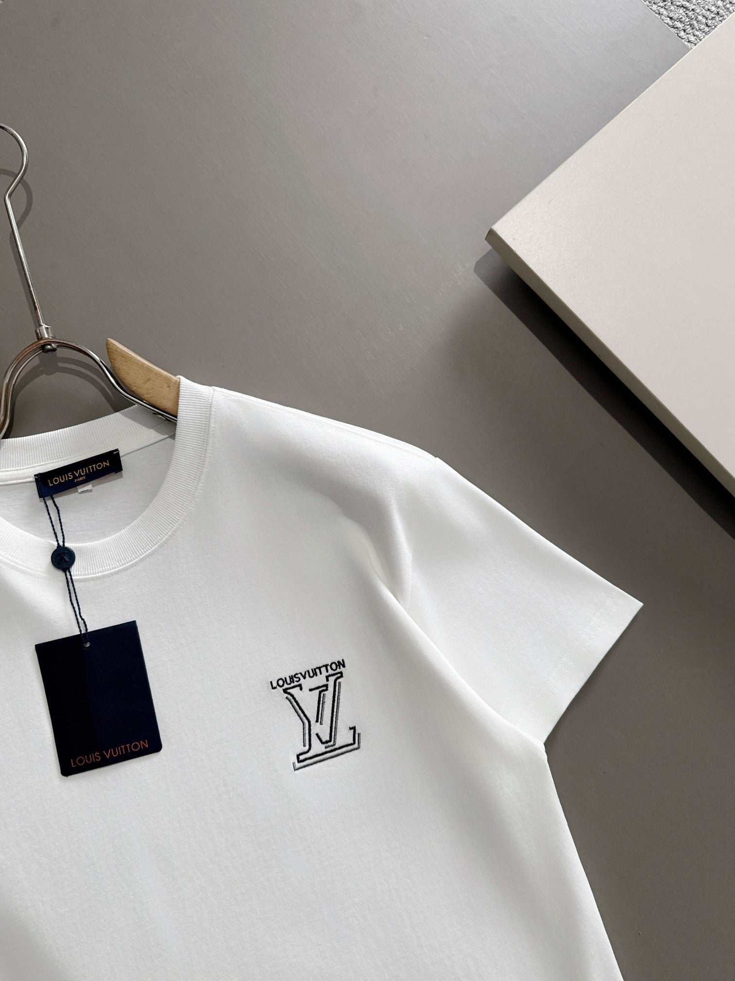 LuxluxHouse Best Quality Clothes T-shirt Louis Vuitton