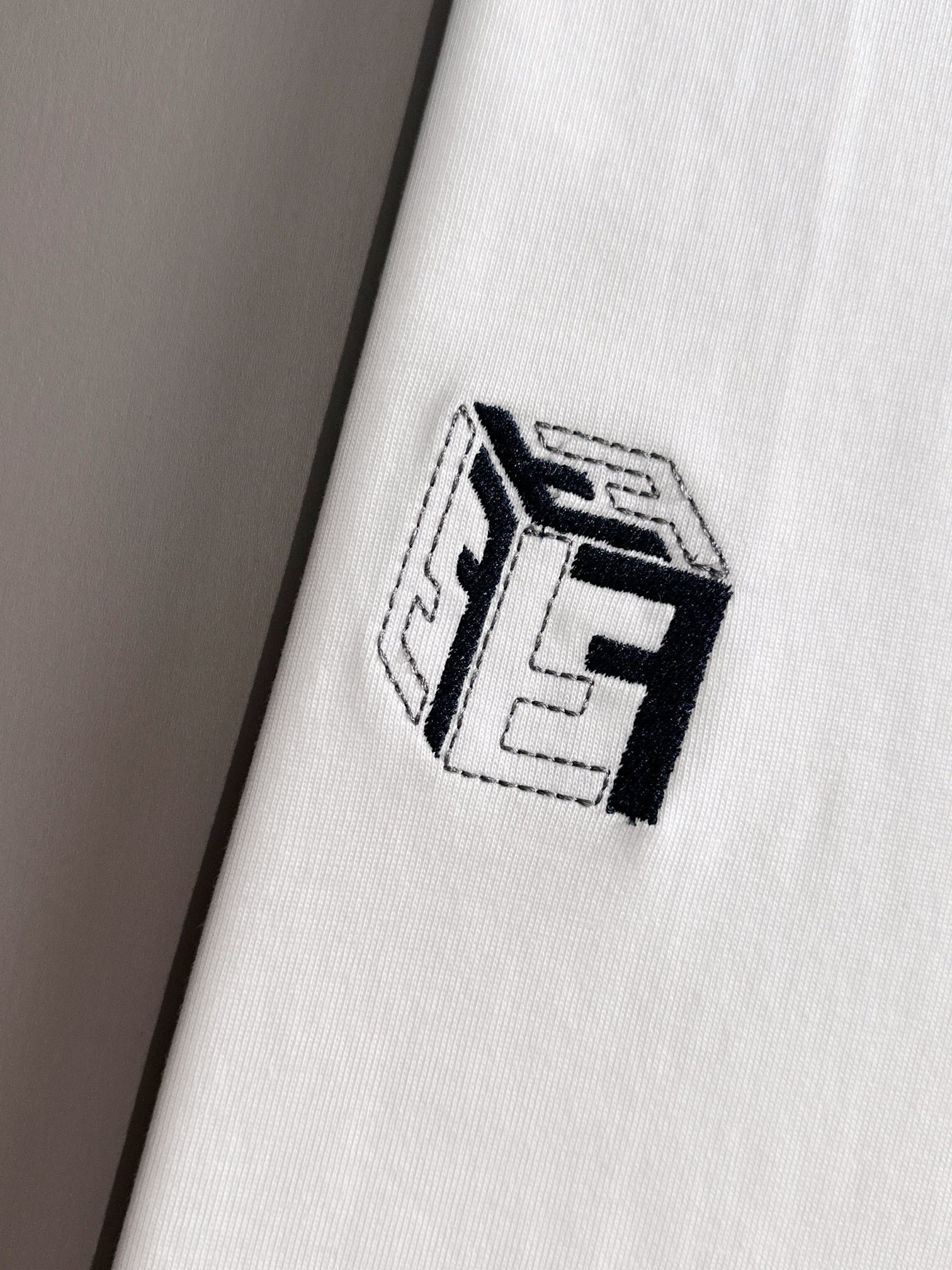 LuxluxHouse Best Quality Clothes Fendi T-shirt