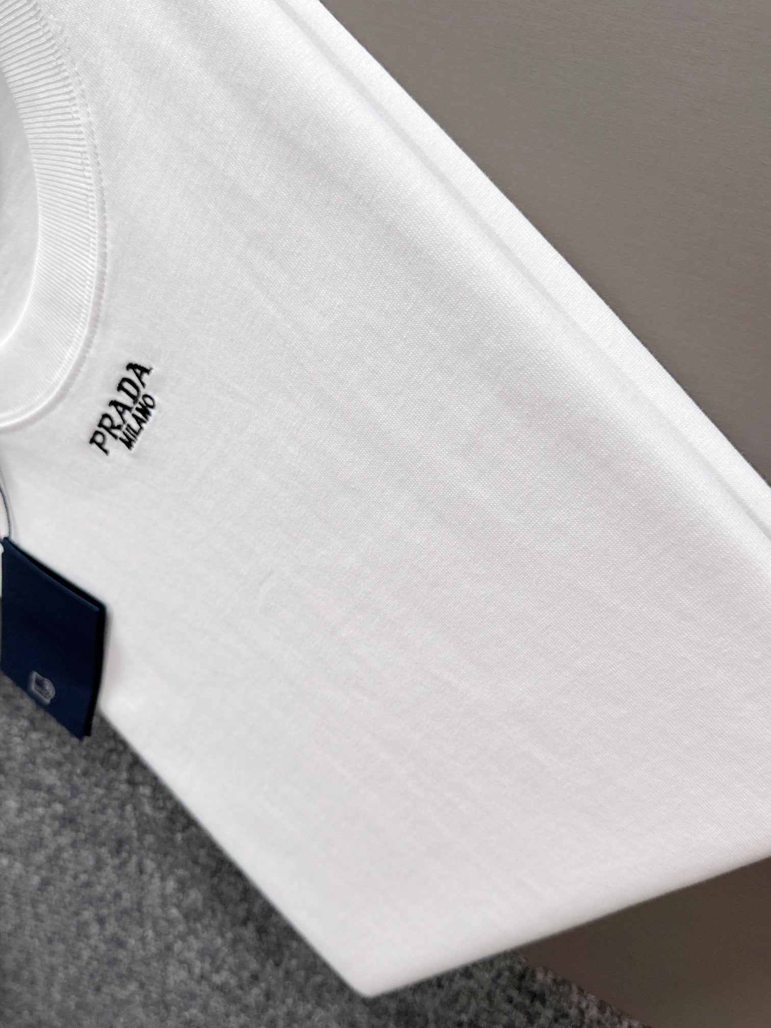 LuxluxHouse Best Quality Clothes T-shirt Prada