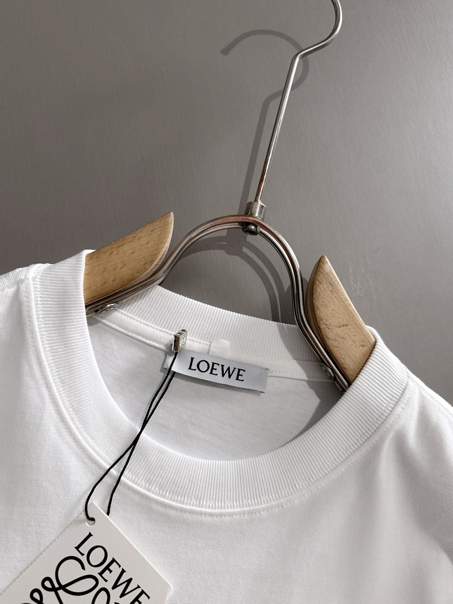 LuxluxHouse Best Quality Clothes T-shirt Loewe