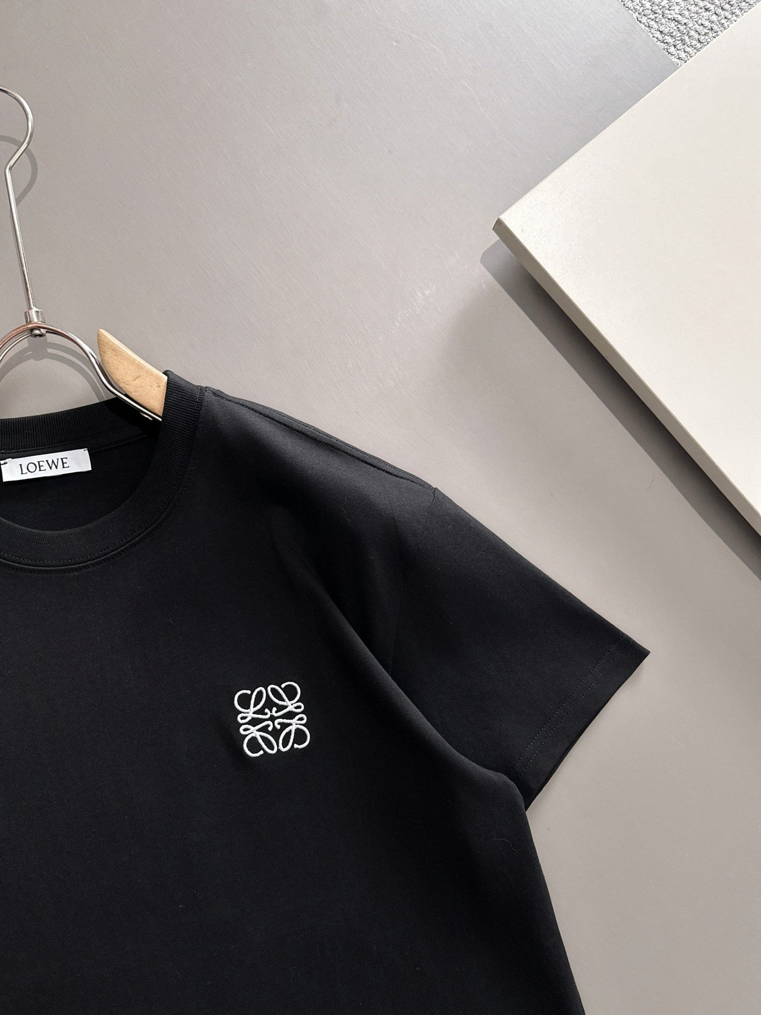 LuxluxHouse Best Quality Clothes T-shirt Loewe