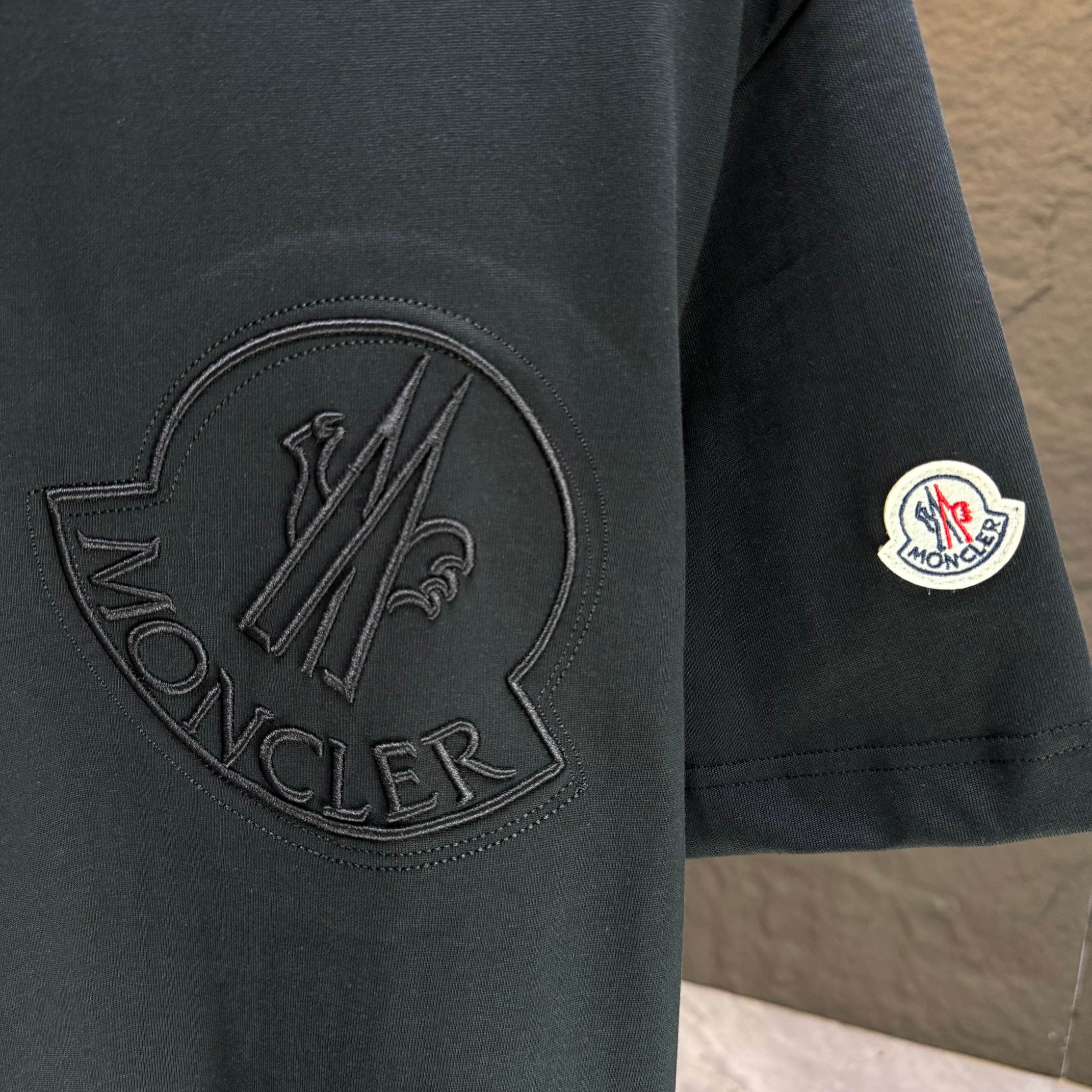 LuxluxHouse Best Quality Clothes T-shirt Moncler