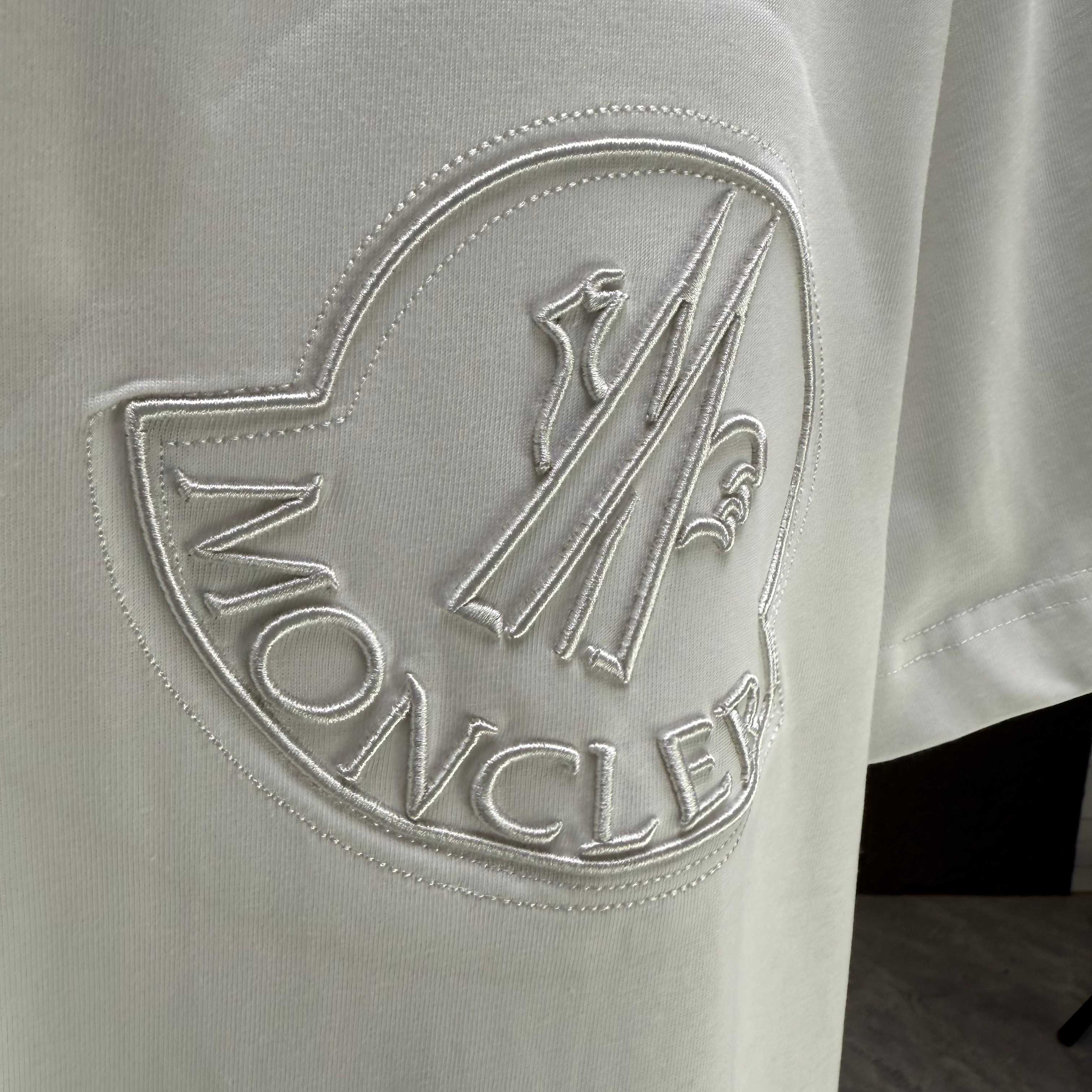 LuxluxHouse Best Quality Clothes T-shirt Moncler