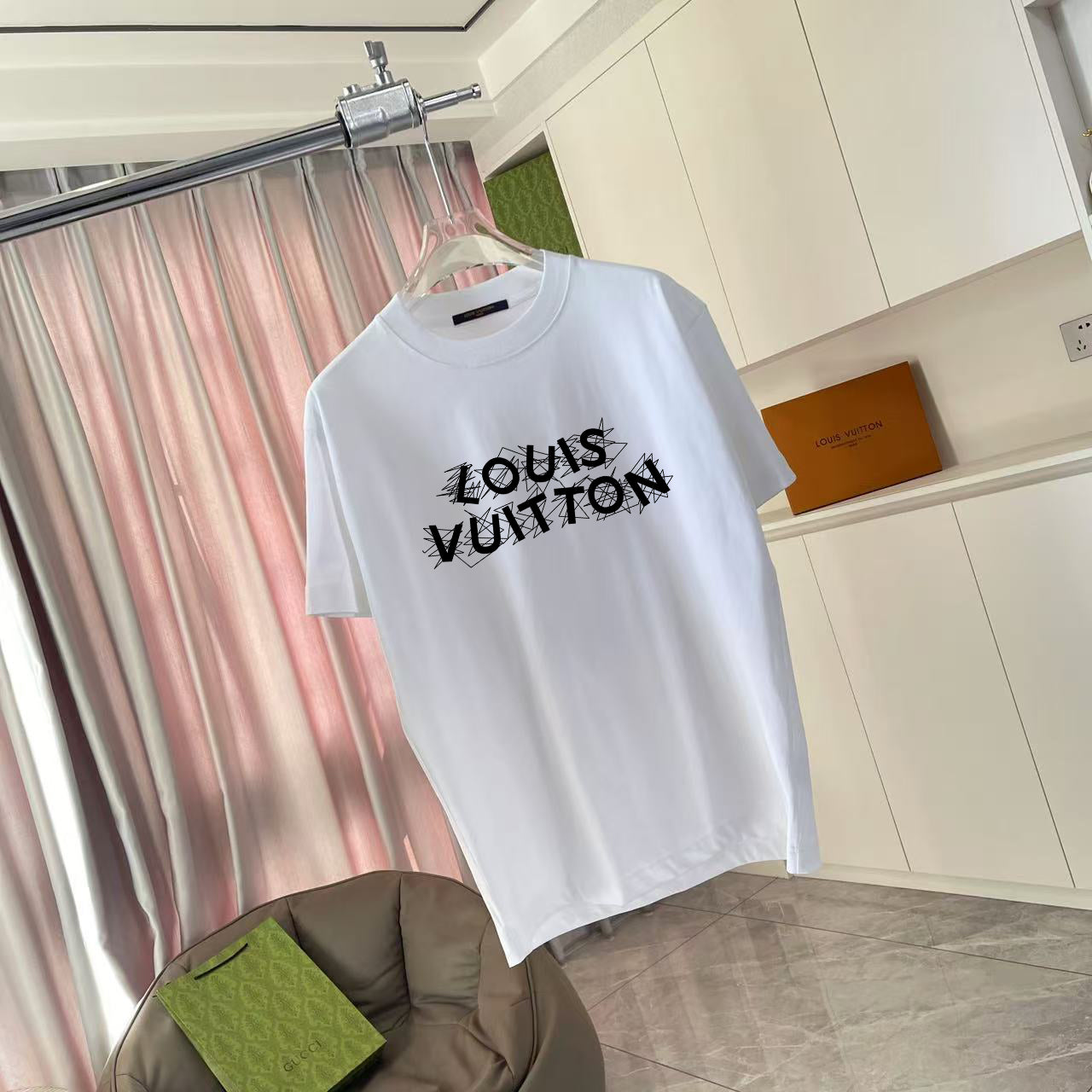 LuxluxHouse Best Quality Clothes T-shirt Louis Vuitton