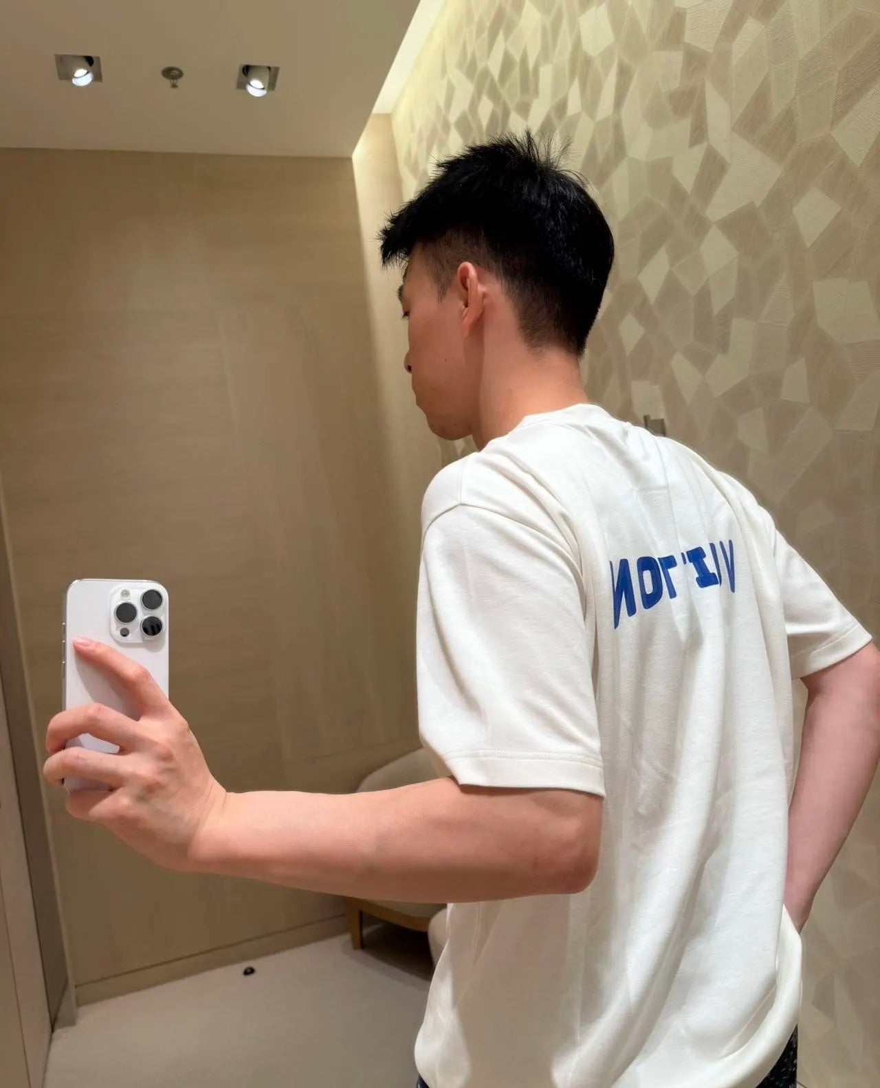 LuxluxHouse Best Quality Clothes T-shirt Louis Vuitton