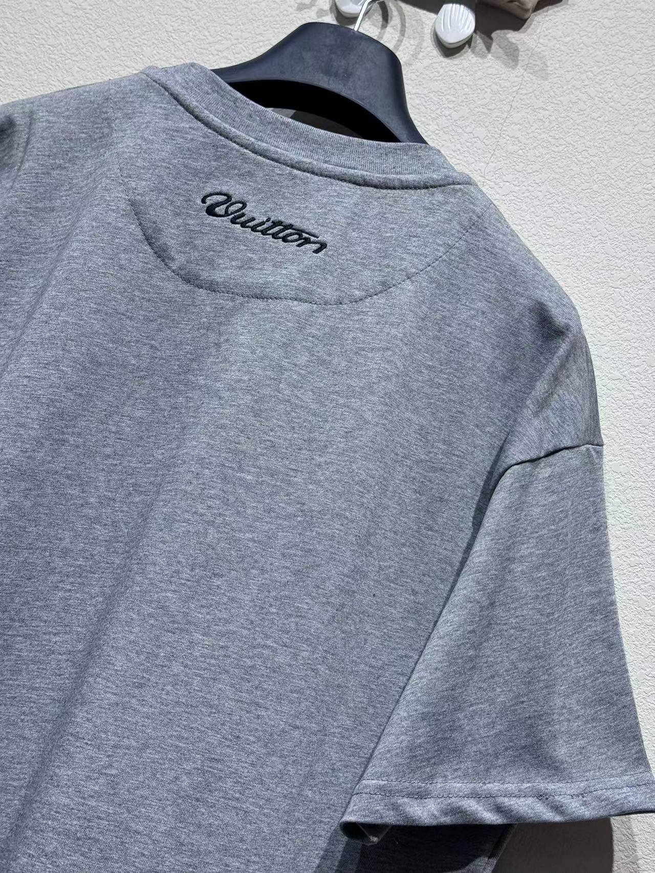 LuxluxHouse Best Quality Clothes T-shirt Louis Vuitton