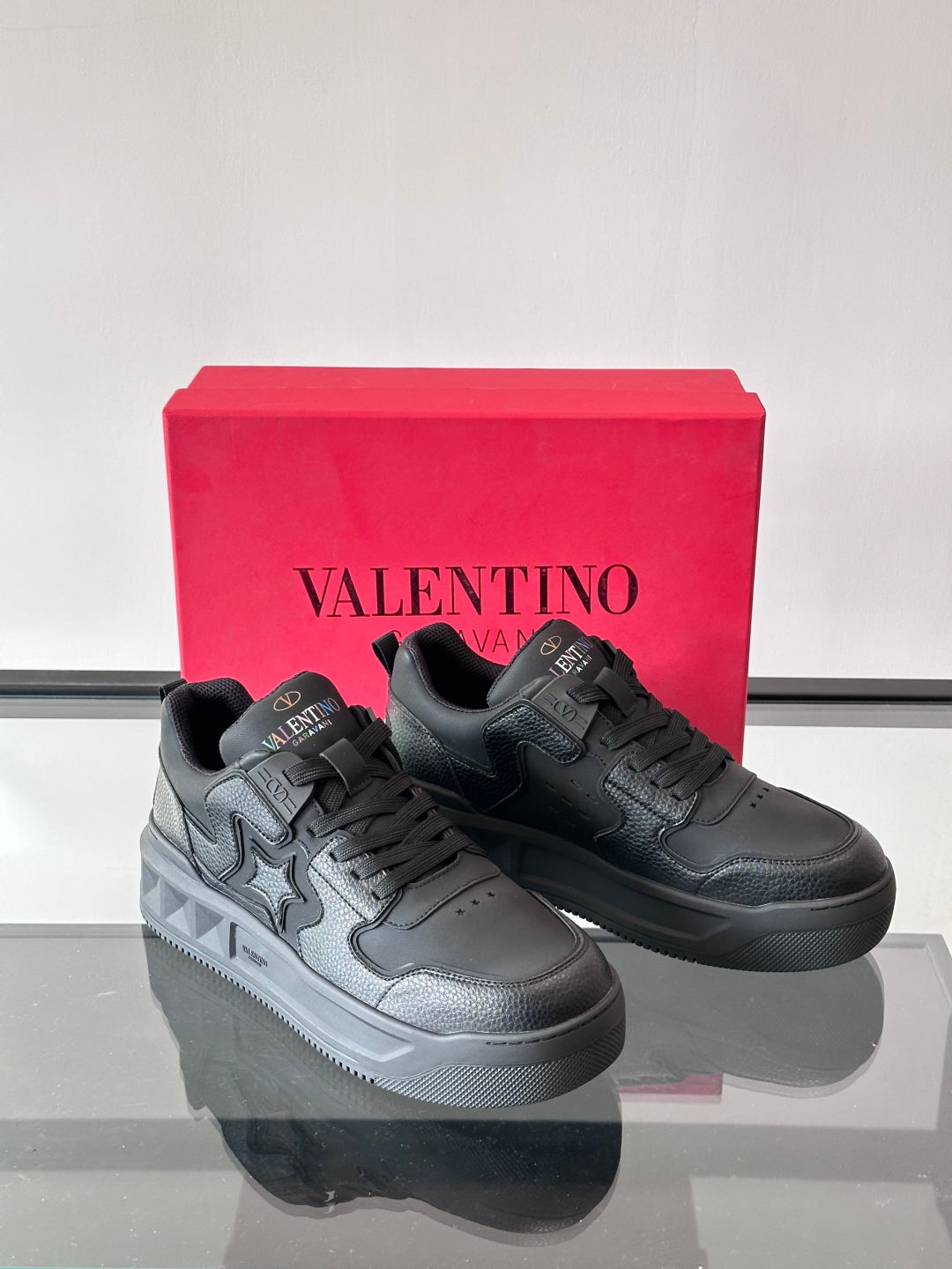 LuxluxHouse Best Quality Shoes Valentino