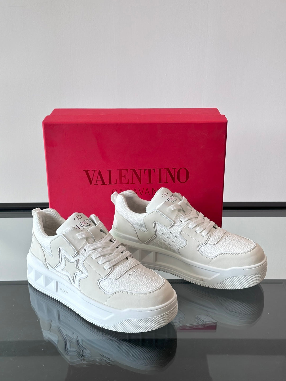 LuxluxHouse Best Quality Shoes Valentino