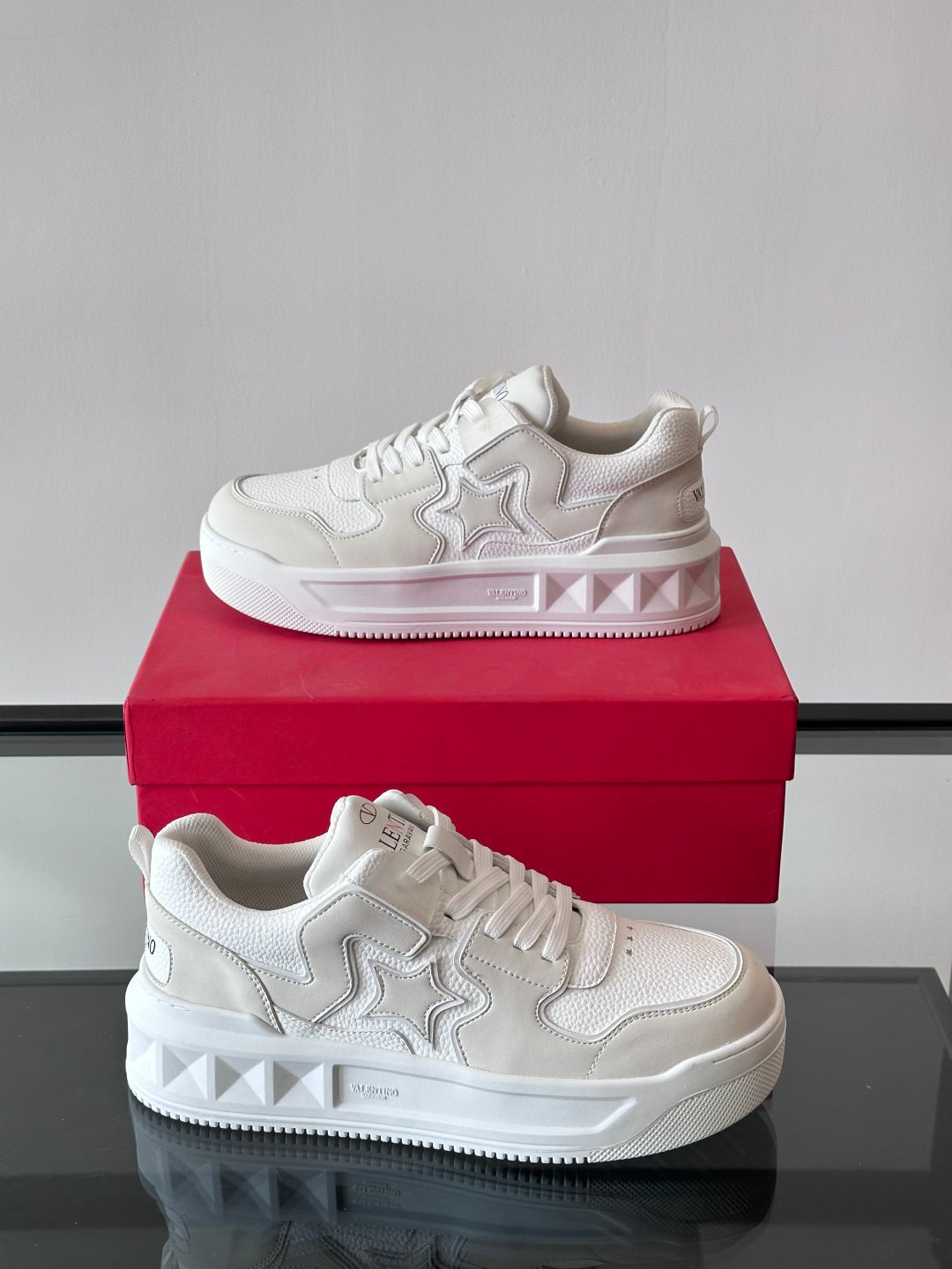 LuxluxHouse Best Quality Shoes Valentino