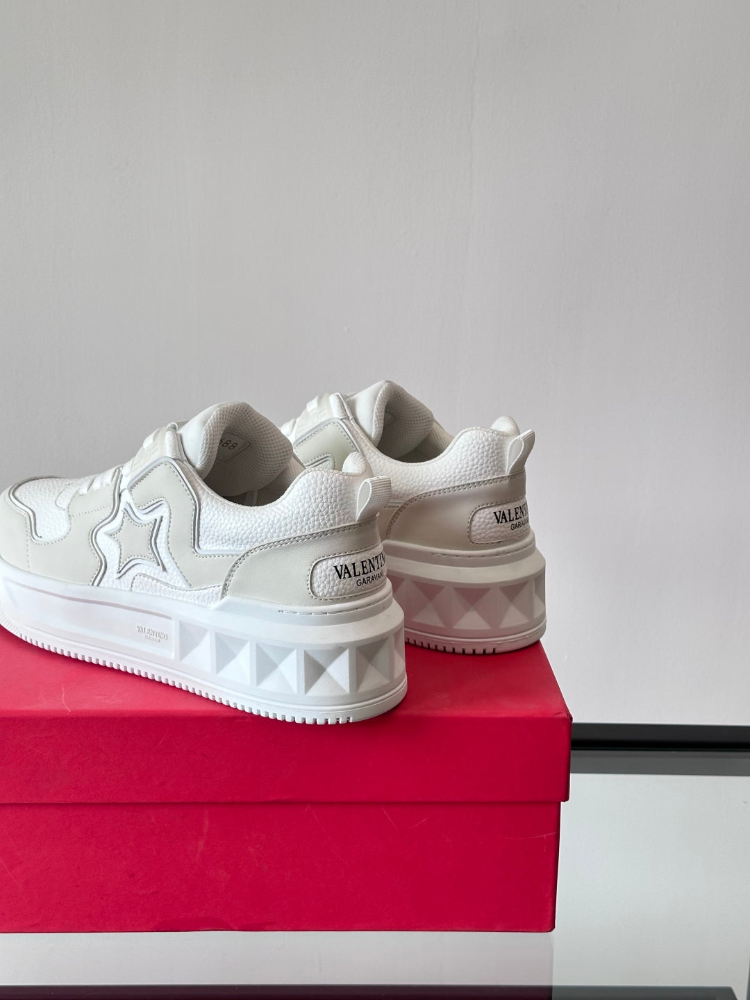 LuxluxHouse Best Quality Shoes Valentino