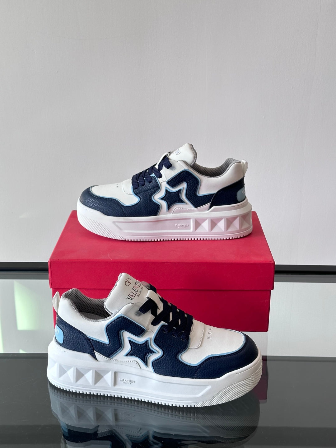 LuxluxHouse Best Quality Shoes Valentino