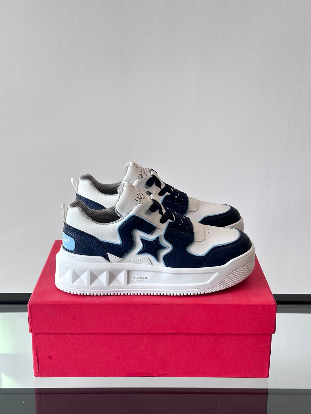 LuxluxHouse Best Quality Shoes Valentino