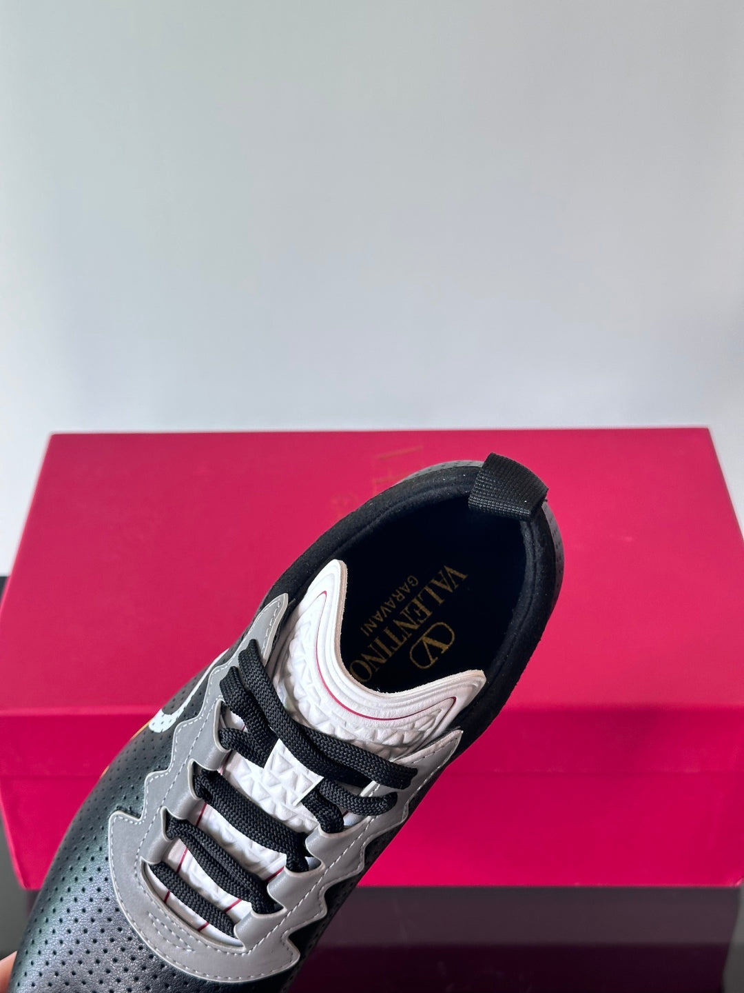 LuxluxHouse Best Quality Shoes Valentino