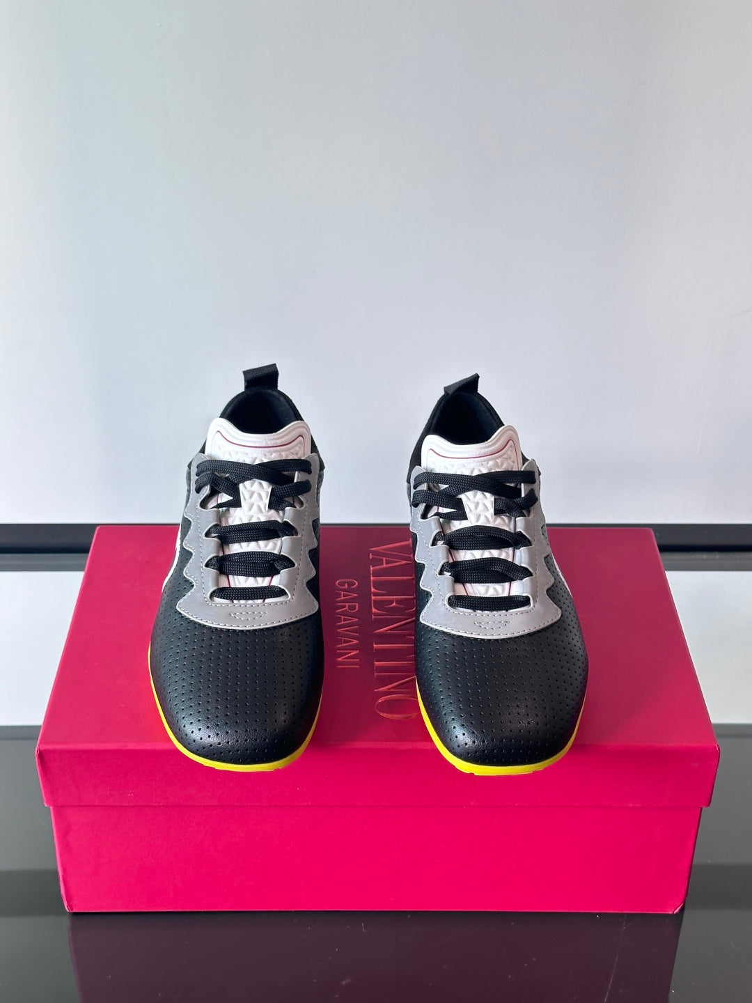 LuxluxHouse Best Quality Shoes Valentino