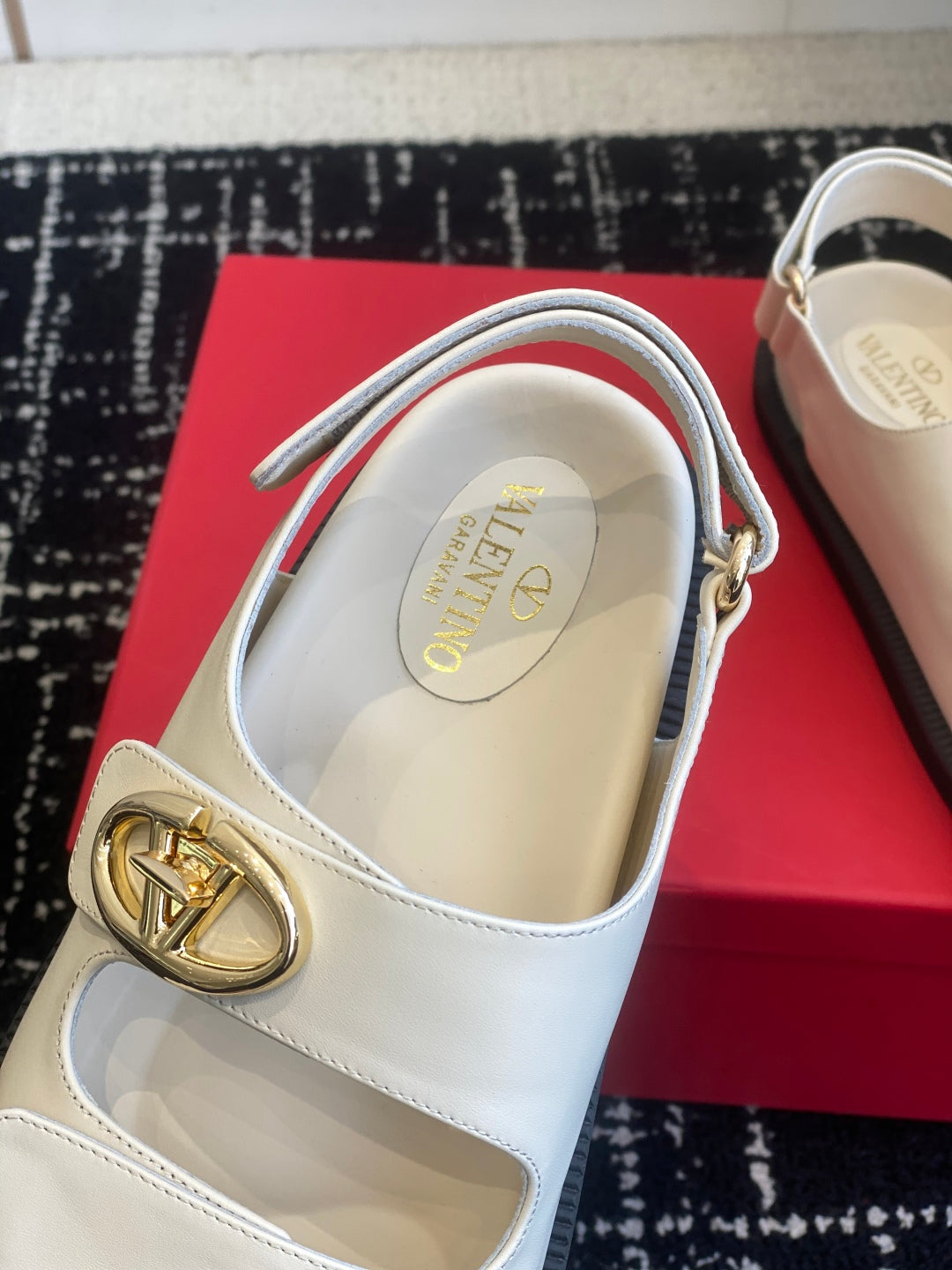 LuxluxHouse Best Quality Valentino Women Shoes