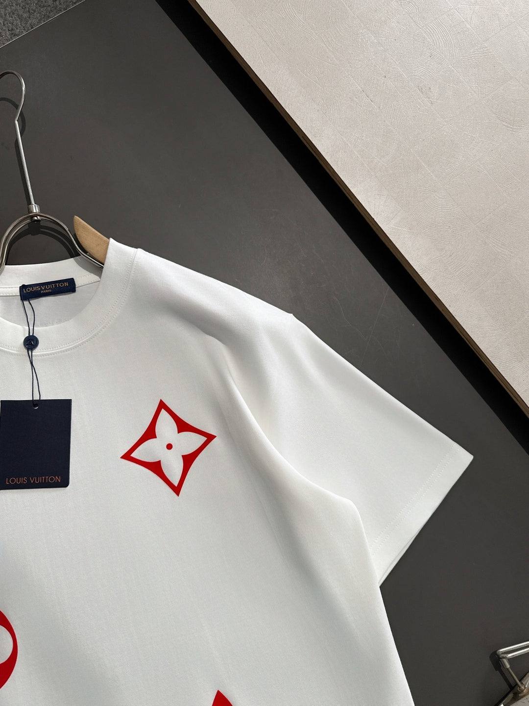 LuxluxHouse Best Quality Clothes T-shirt Louis Vuitton