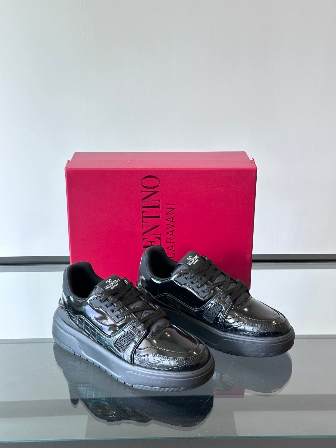 LuxluxHouse Best Quality Shoes Valentino