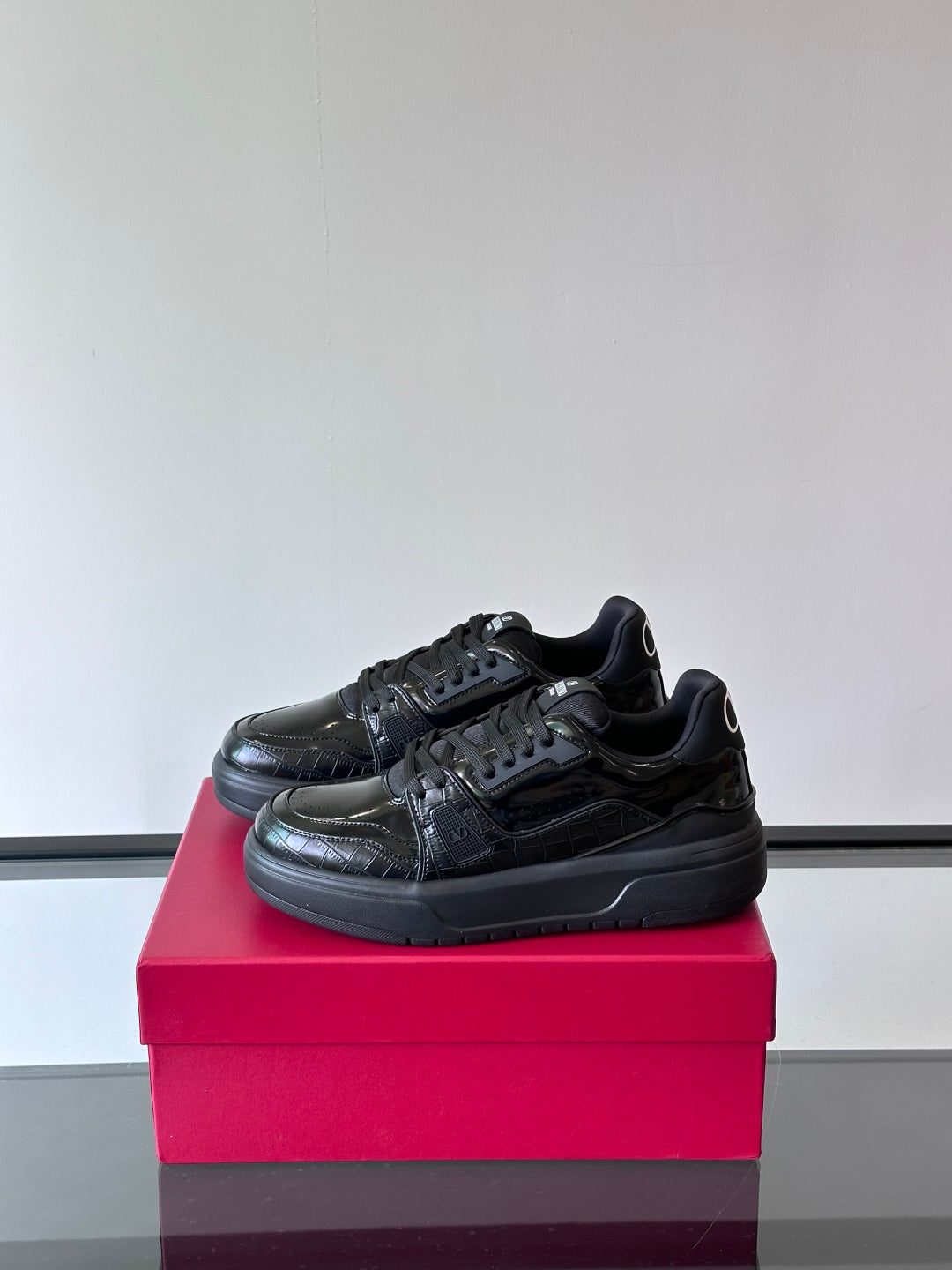 LuxluxHouse Best Quality Shoes Valentino