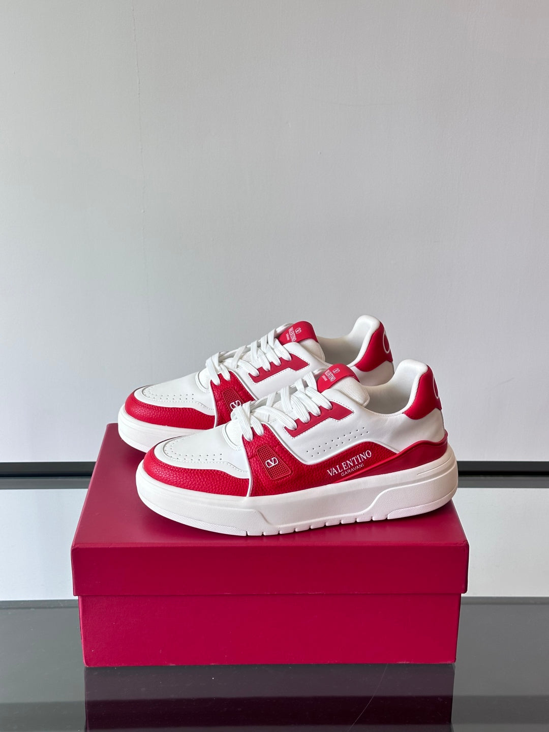 LuxluxHouse Best Quality Shoes Valentino