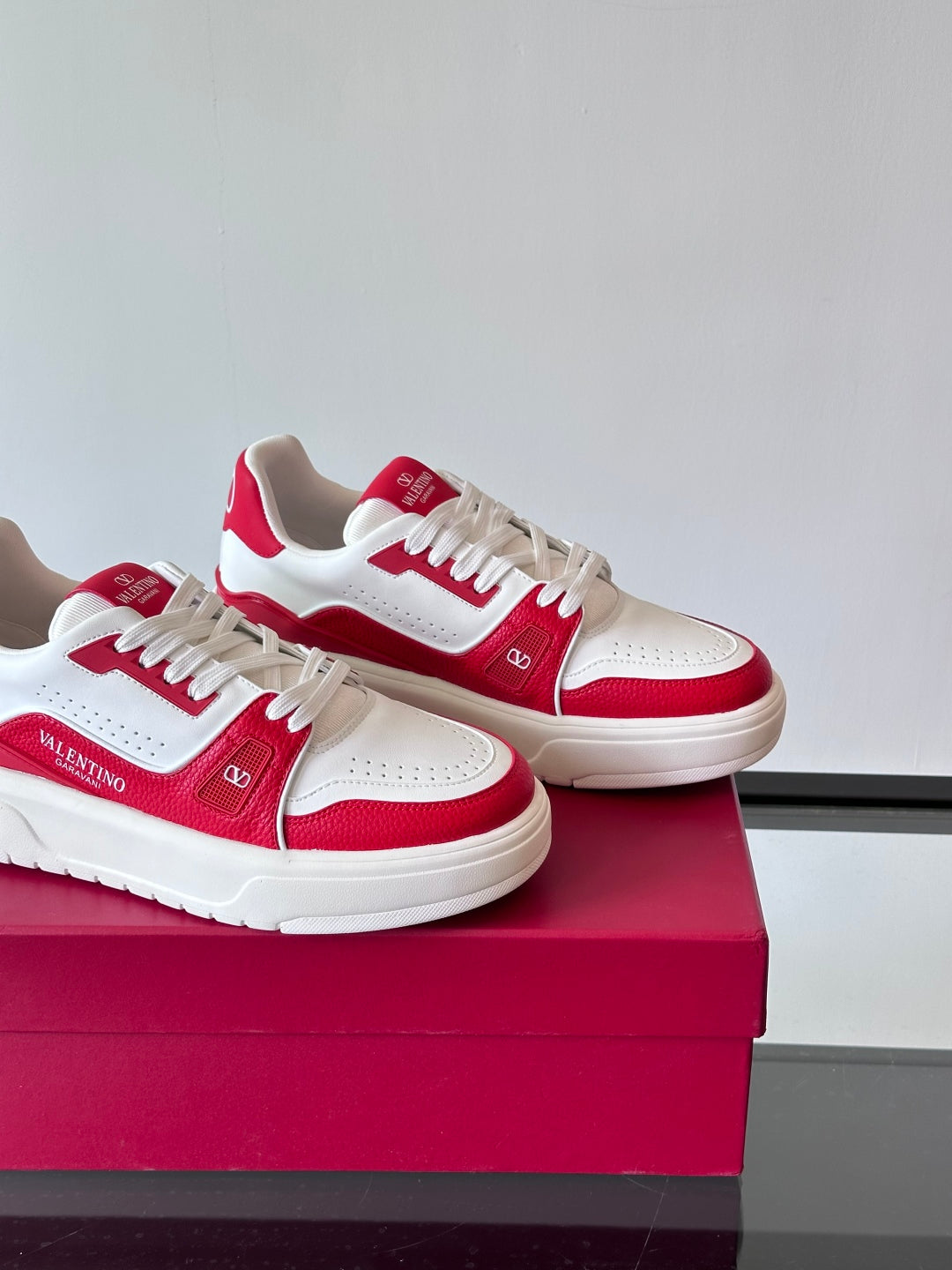 LuxluxHouse Best Quality Shoes Valentino