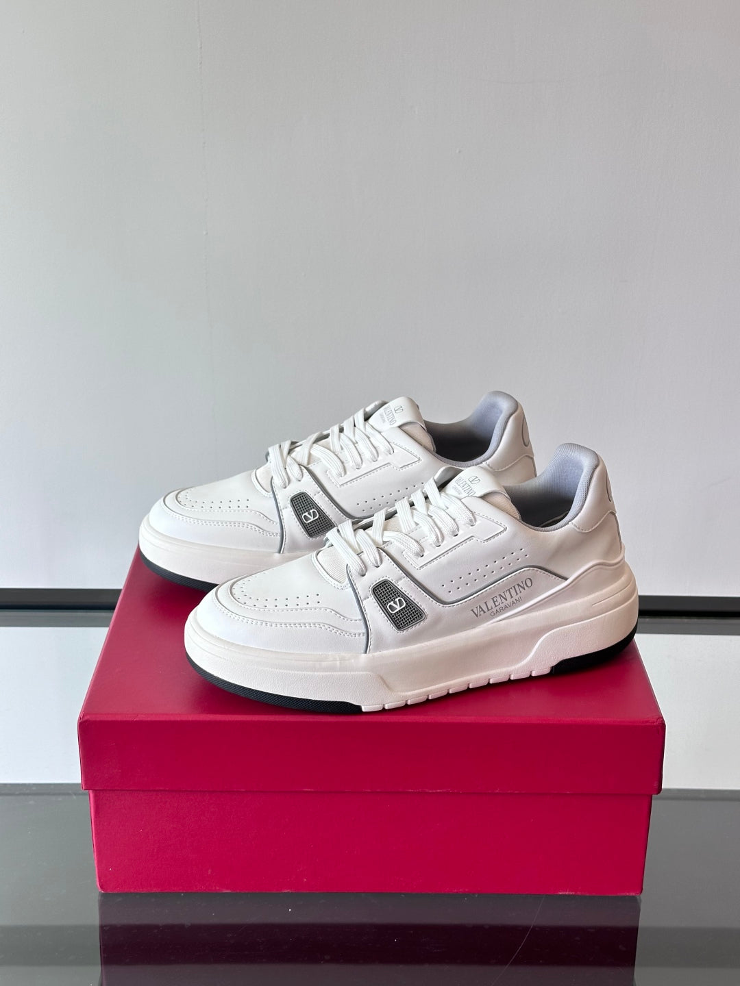 LuxluxHouse Best Quality Shoes Valentino