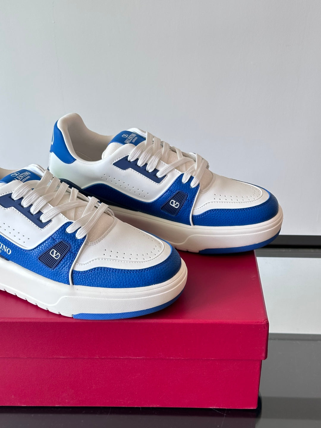 LuxluxHouse Best Quality Shoes Valentino
