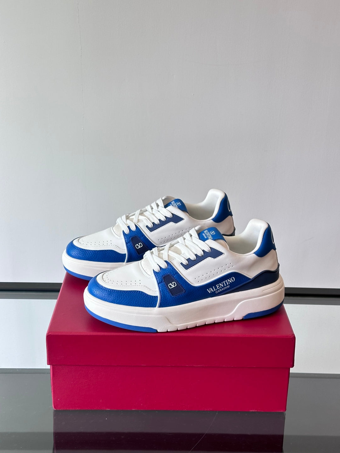 LuxluxHouse Best Quality Shoes Valentino
