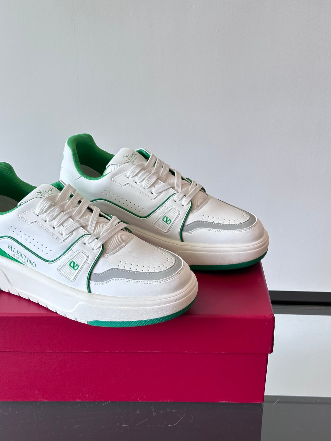 LuxluxHouse Best Quality Shoes Valentino