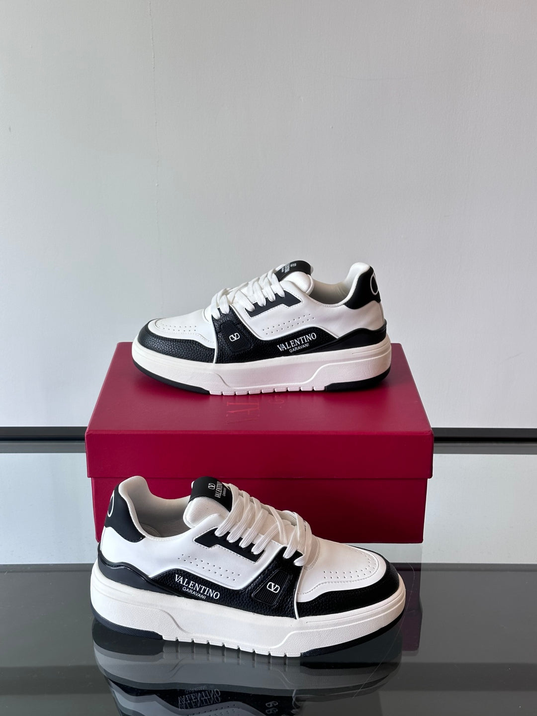 LuxluxHouse Best Quality Shoes Valentino