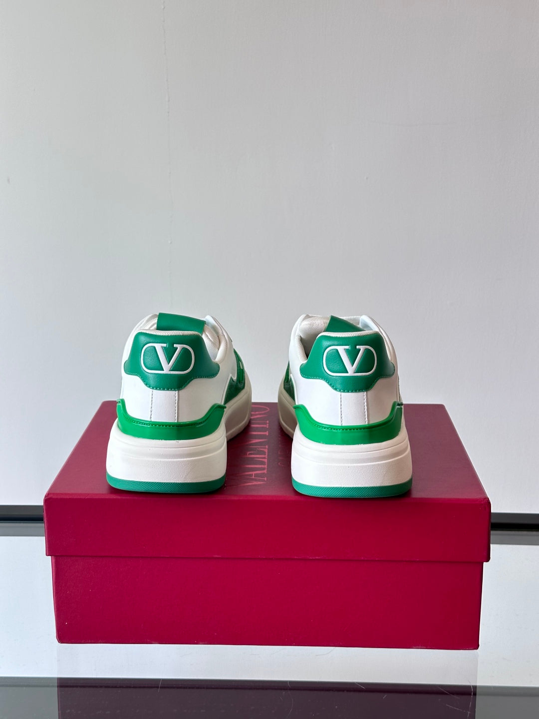 LuxluxHouse Best Quality Shoes Valentino