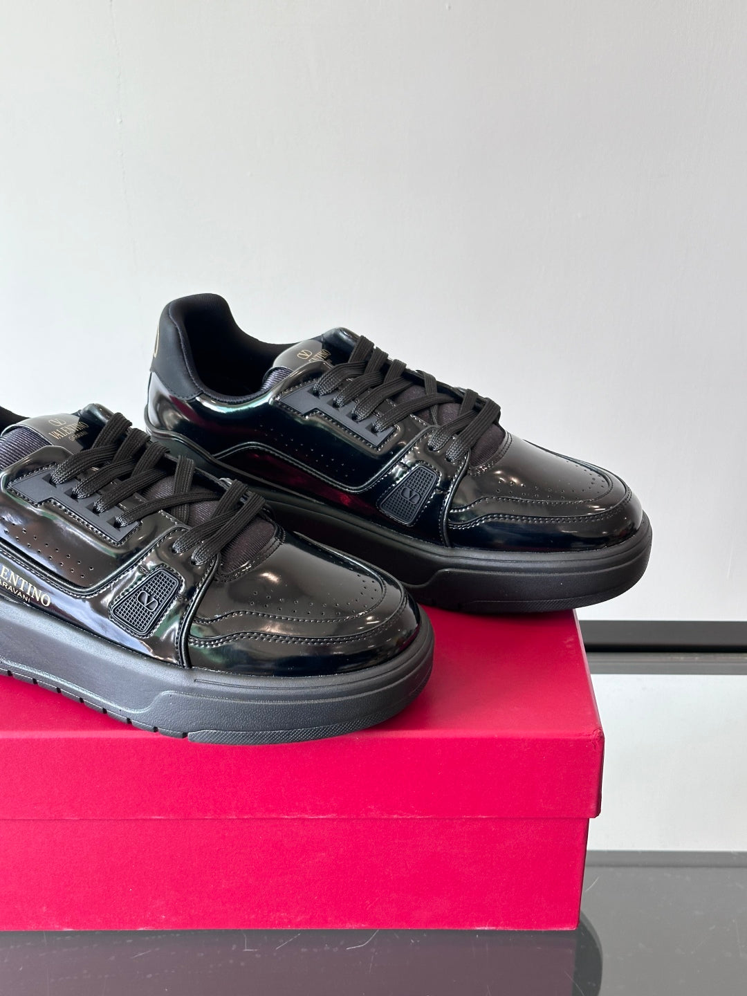 LuxluxHouse Best Quality Shoes Valentino