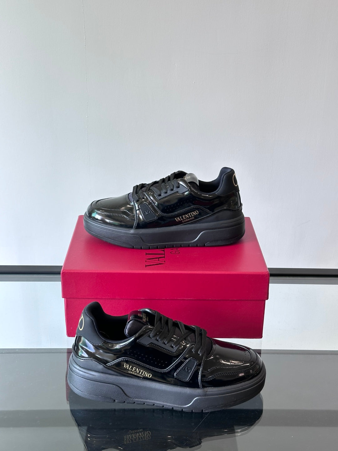 LuxluxHouse Best Quality Shoes Valentino