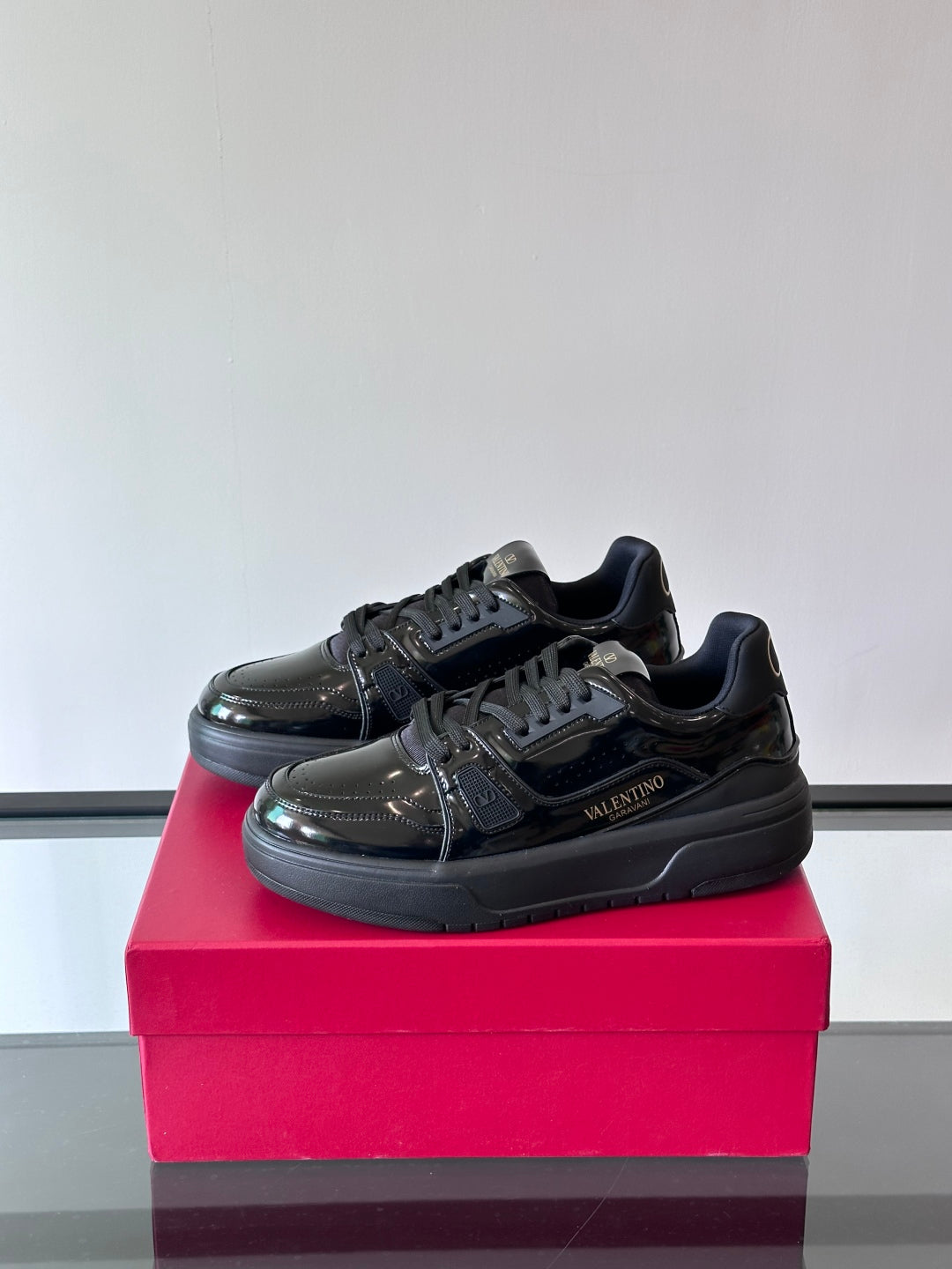 LuxluxHouse Best Quality Shoes Valentino