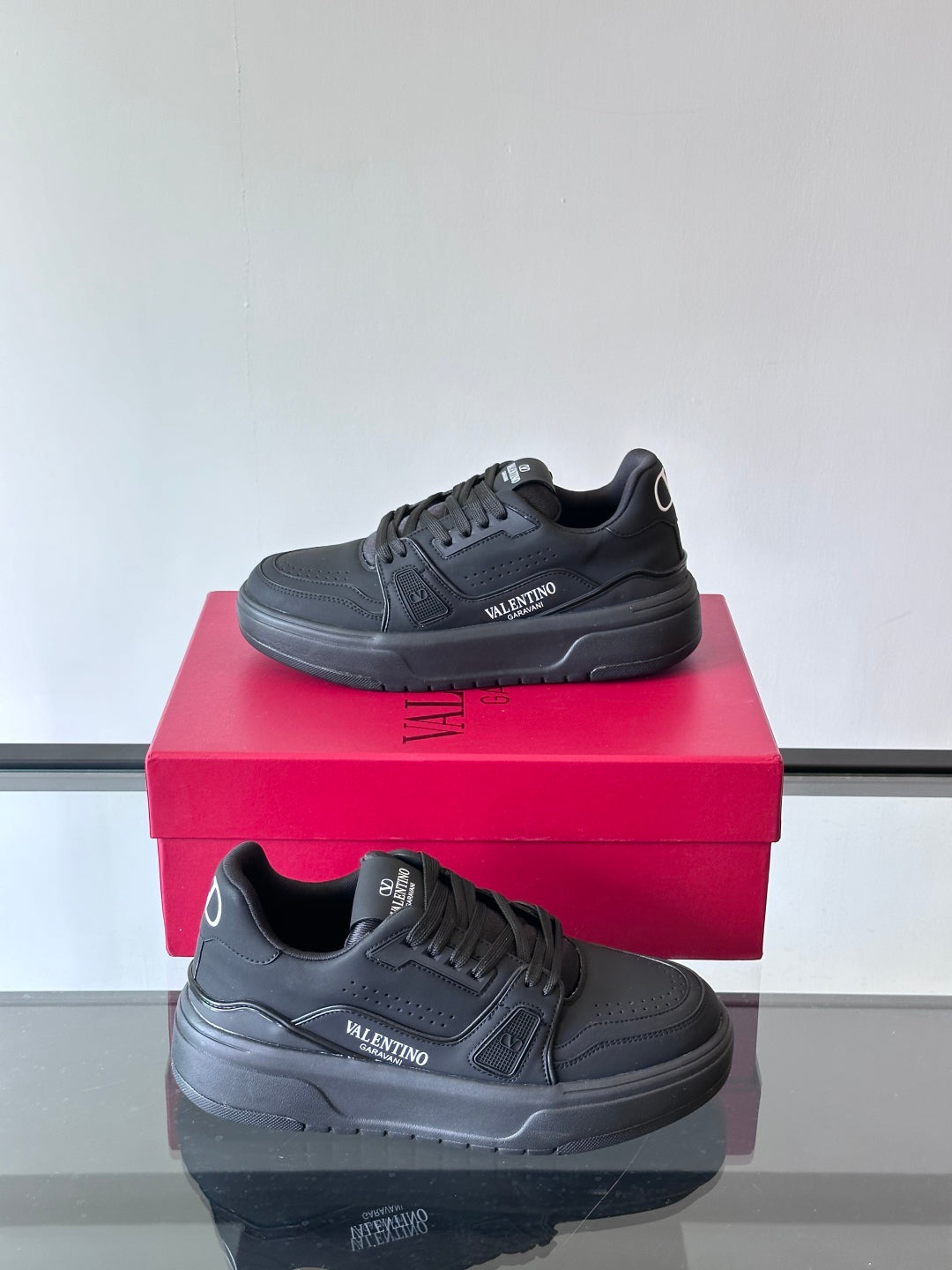 LuxluxHouse Best Quality Shoes Valentino