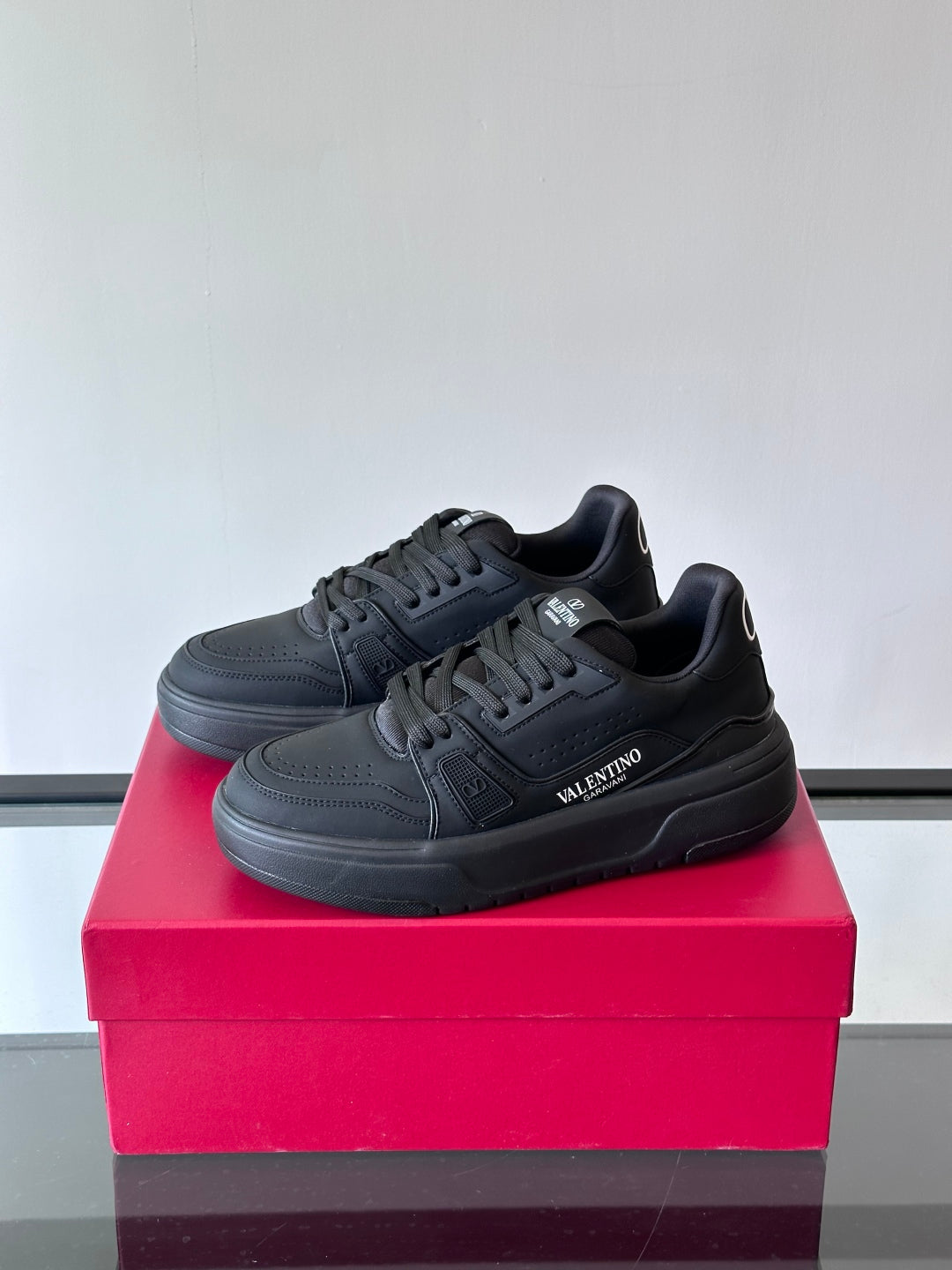 LuxluxHouse Best Quality Shoes Valentino