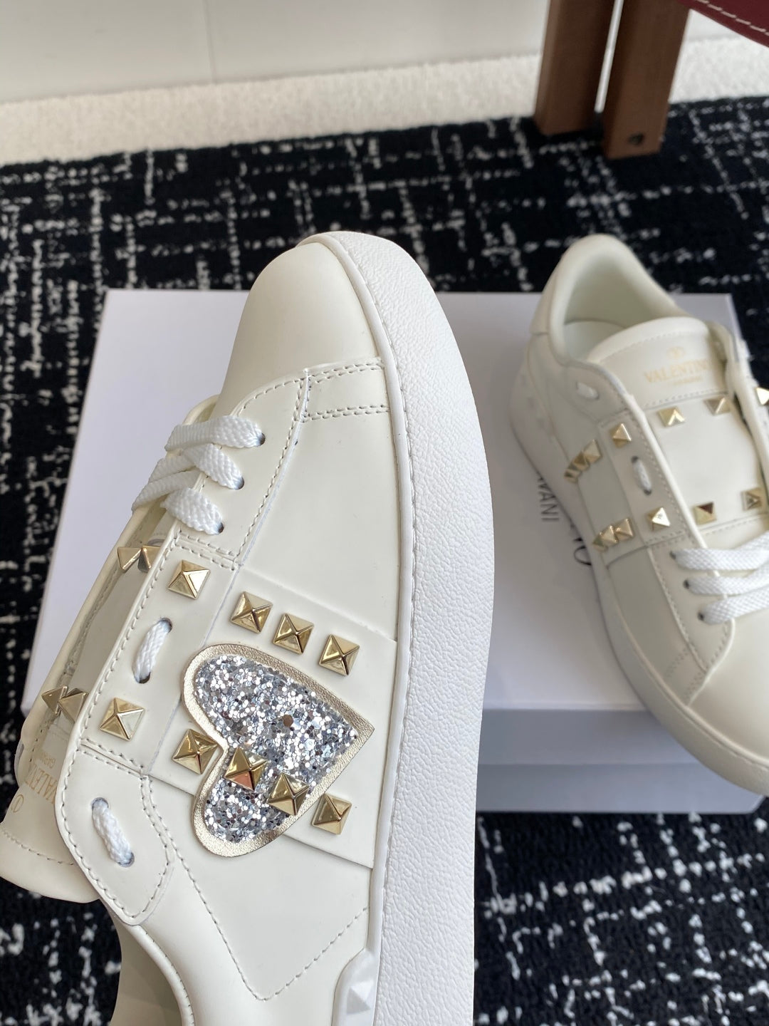 LuxluxHouse Best Quality Shoes Valentino