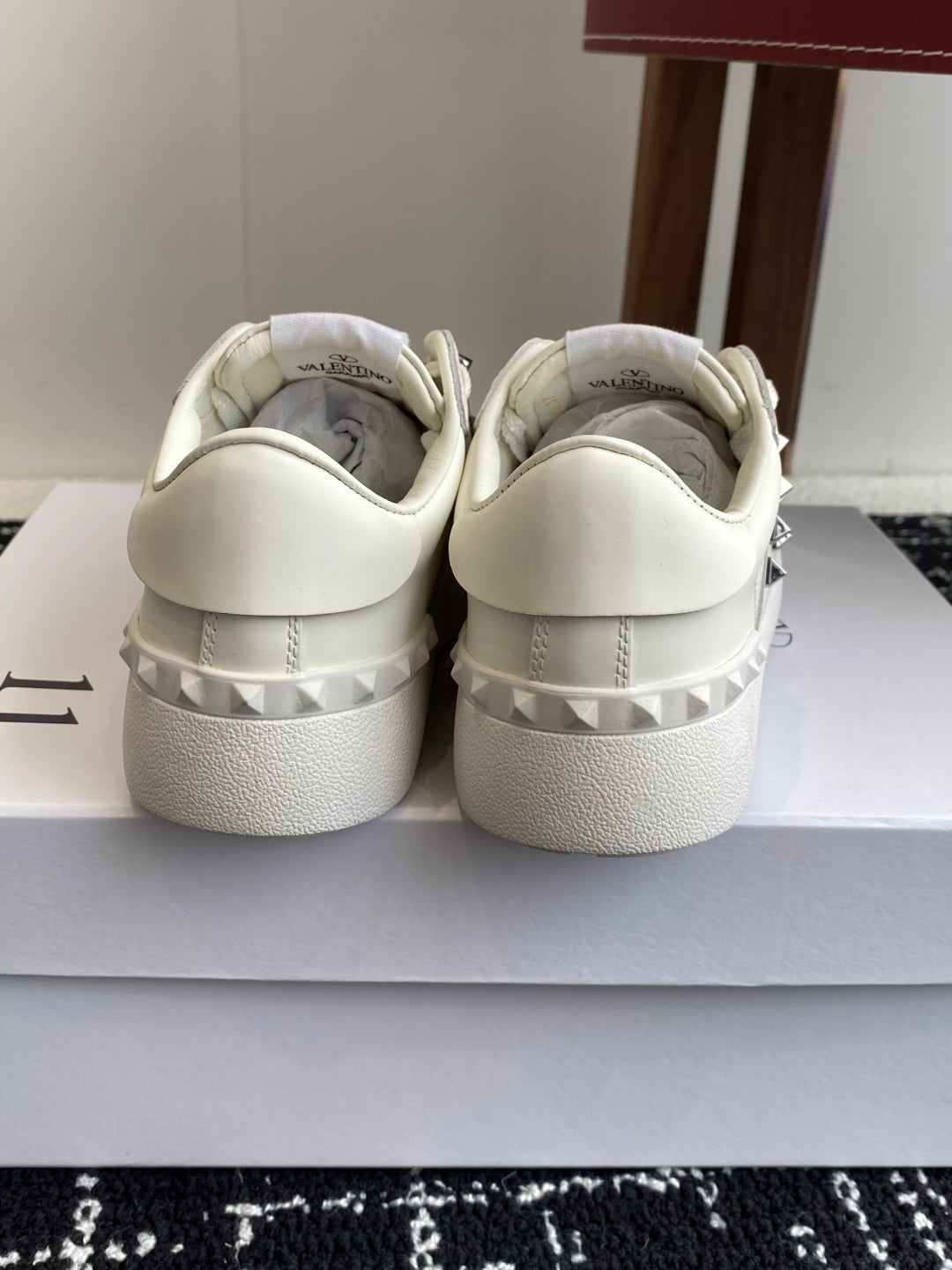 LuxluxHouse Best Quality Shoes Valentino