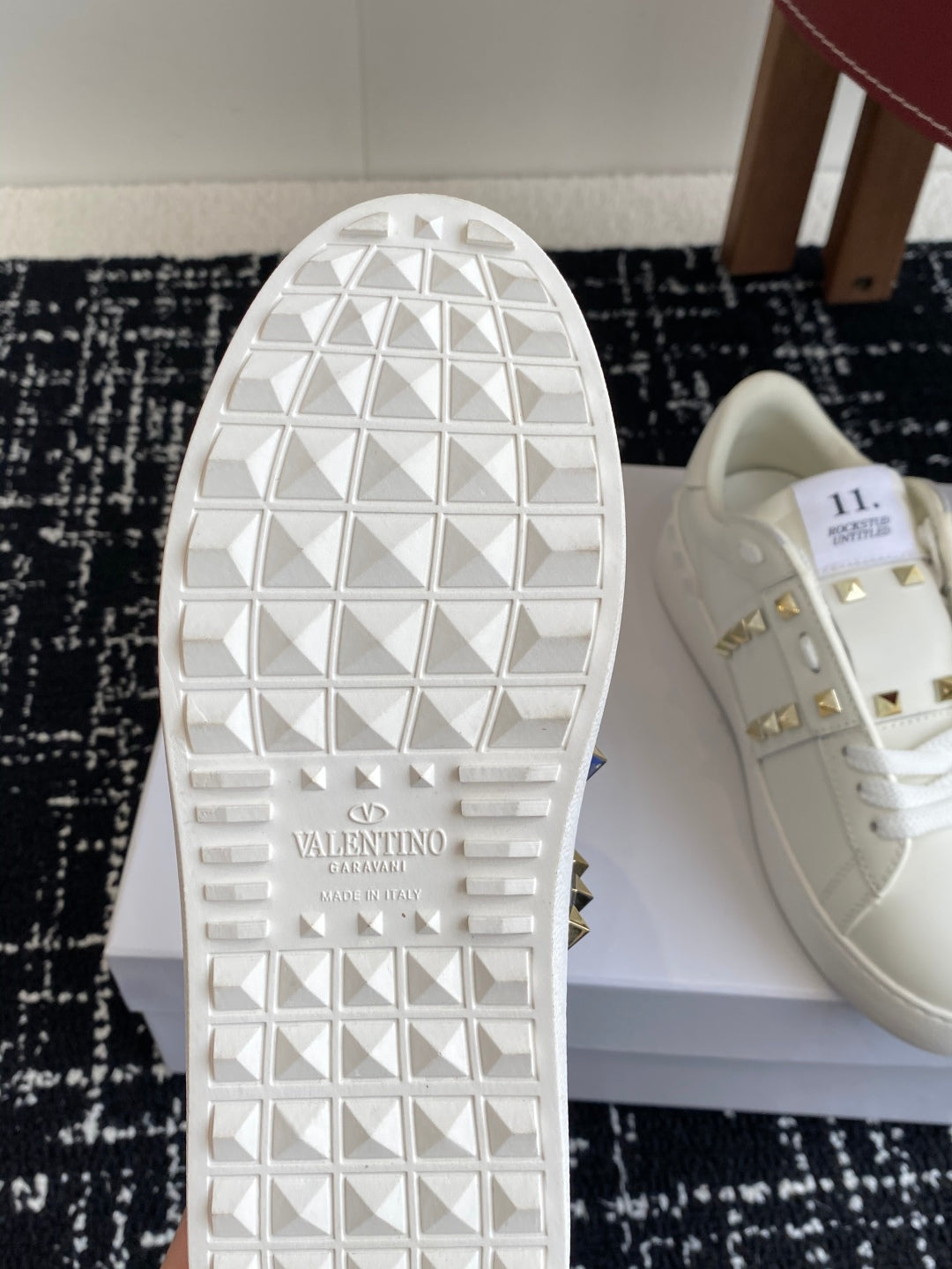 LuxluxHouse Best Quality Shoes Valentino